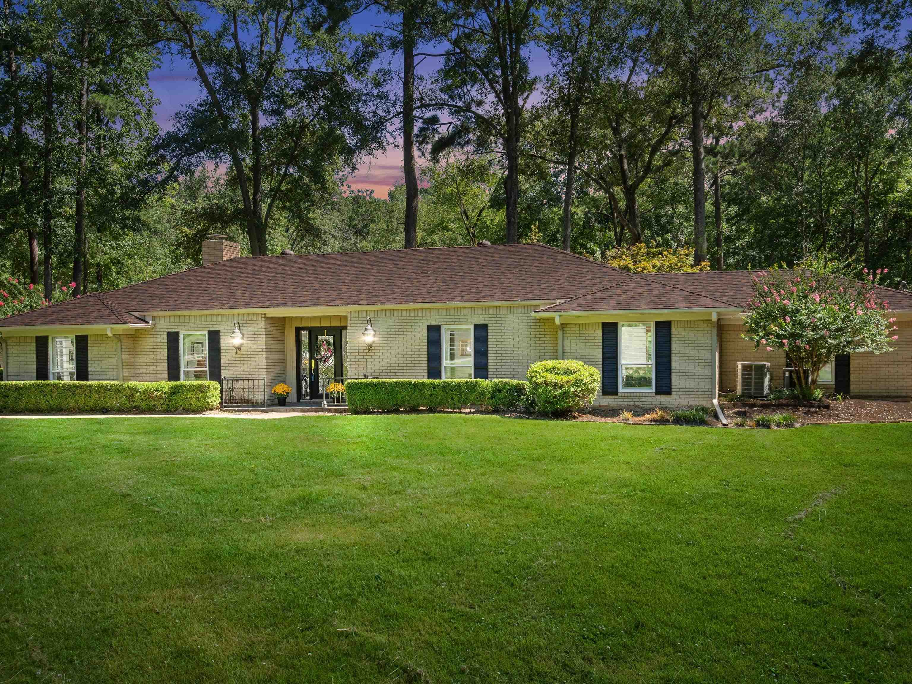 405 Sandy Ln