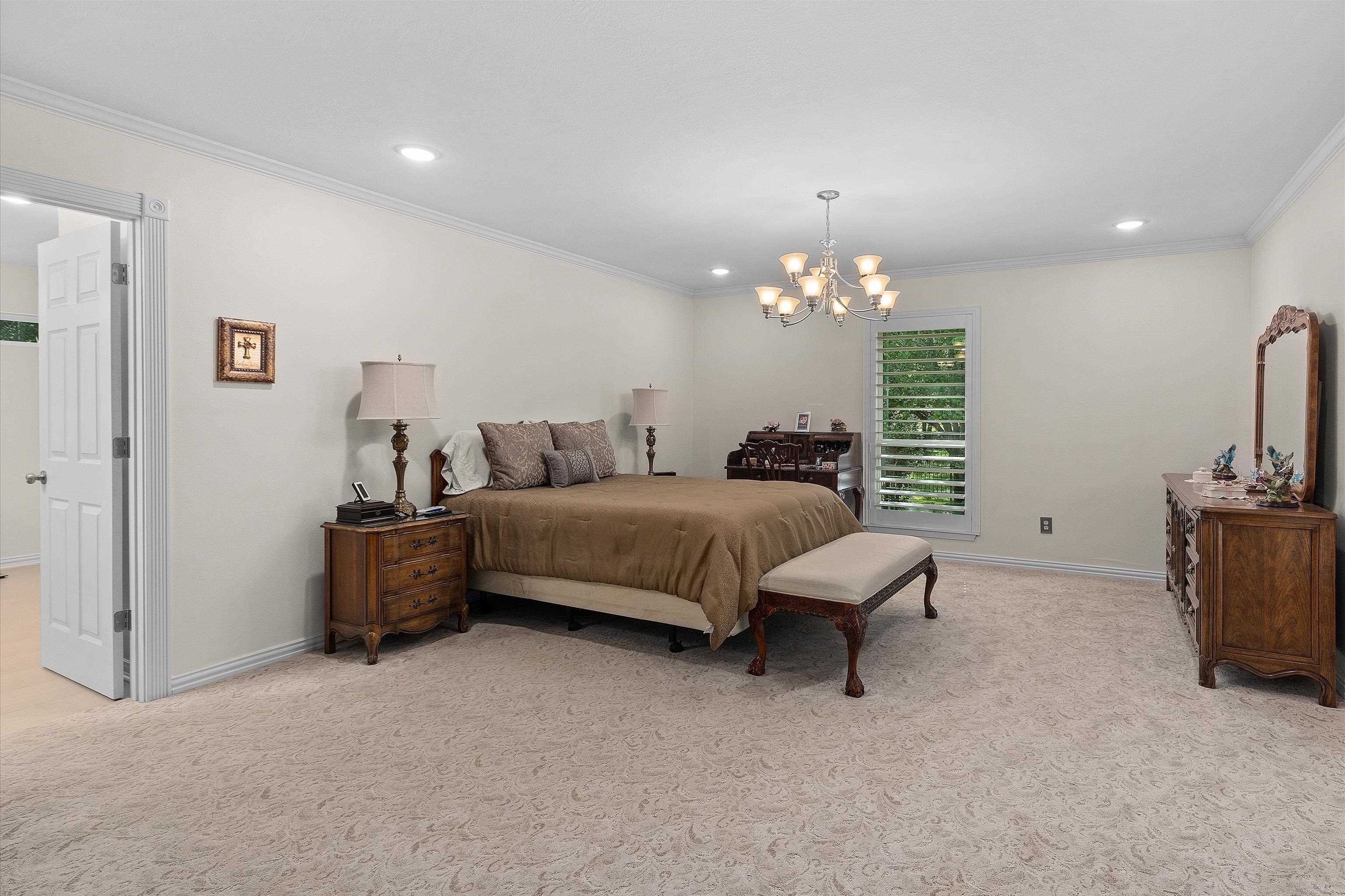 405 Sandy Ln