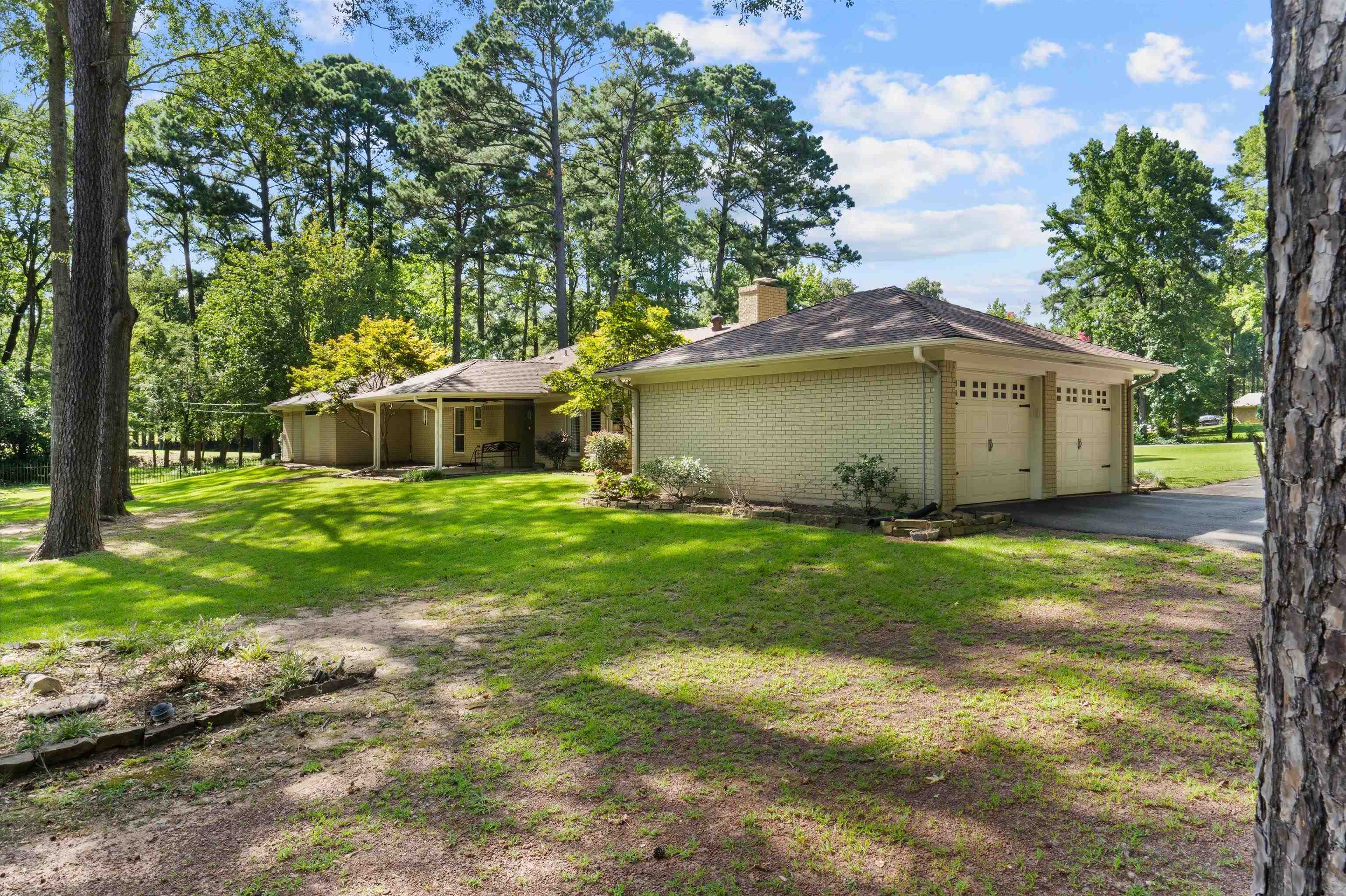 405 Sandy Ln