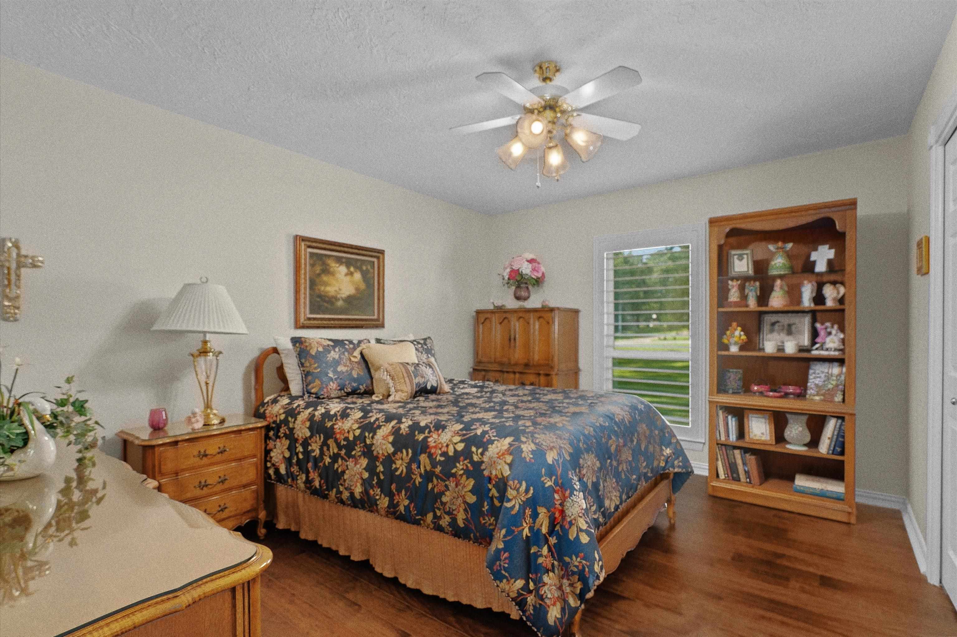 405 Sandy Ln