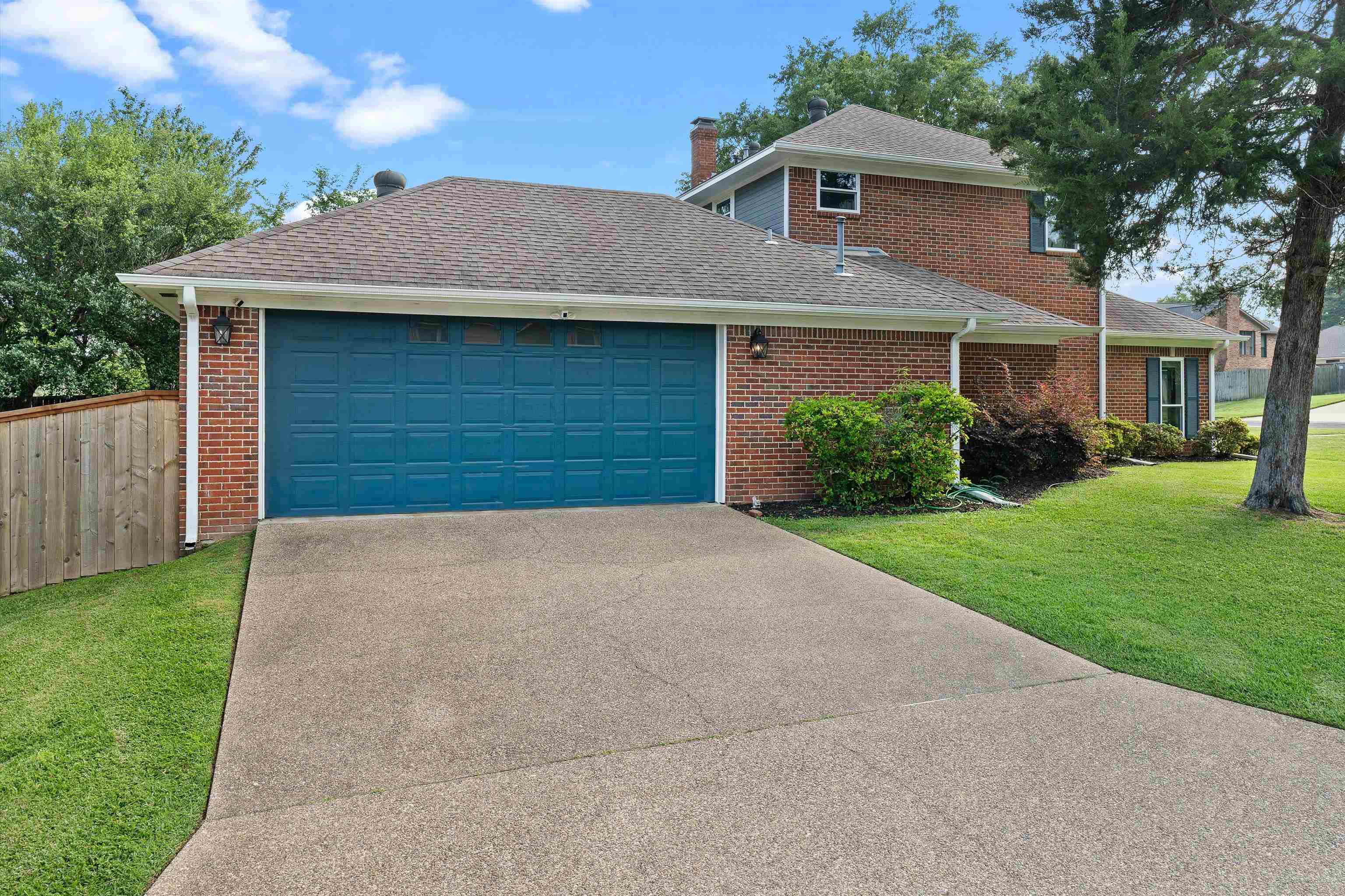 1300 Enchanted Ln.