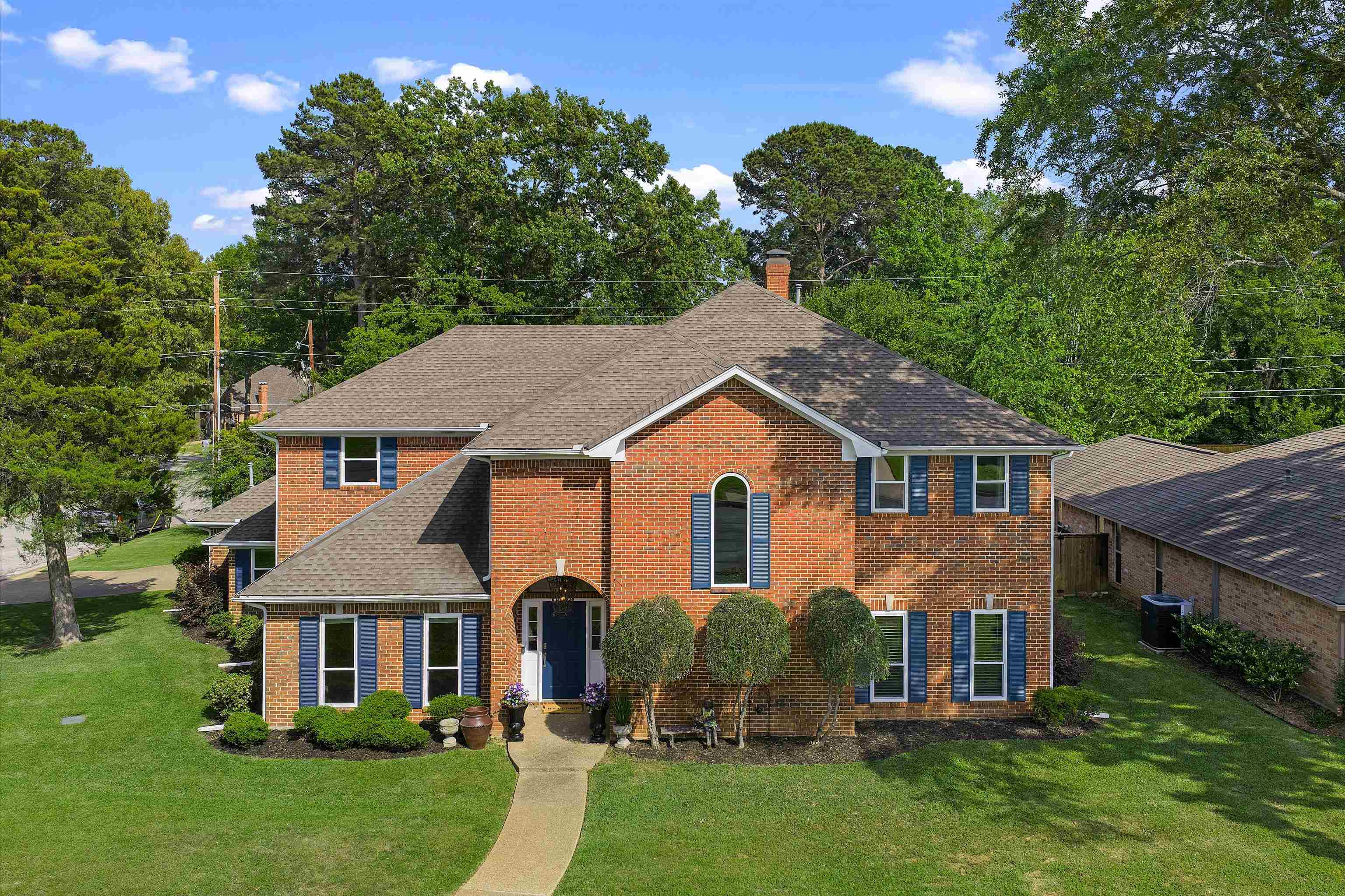 1300 Enchanted Ln.