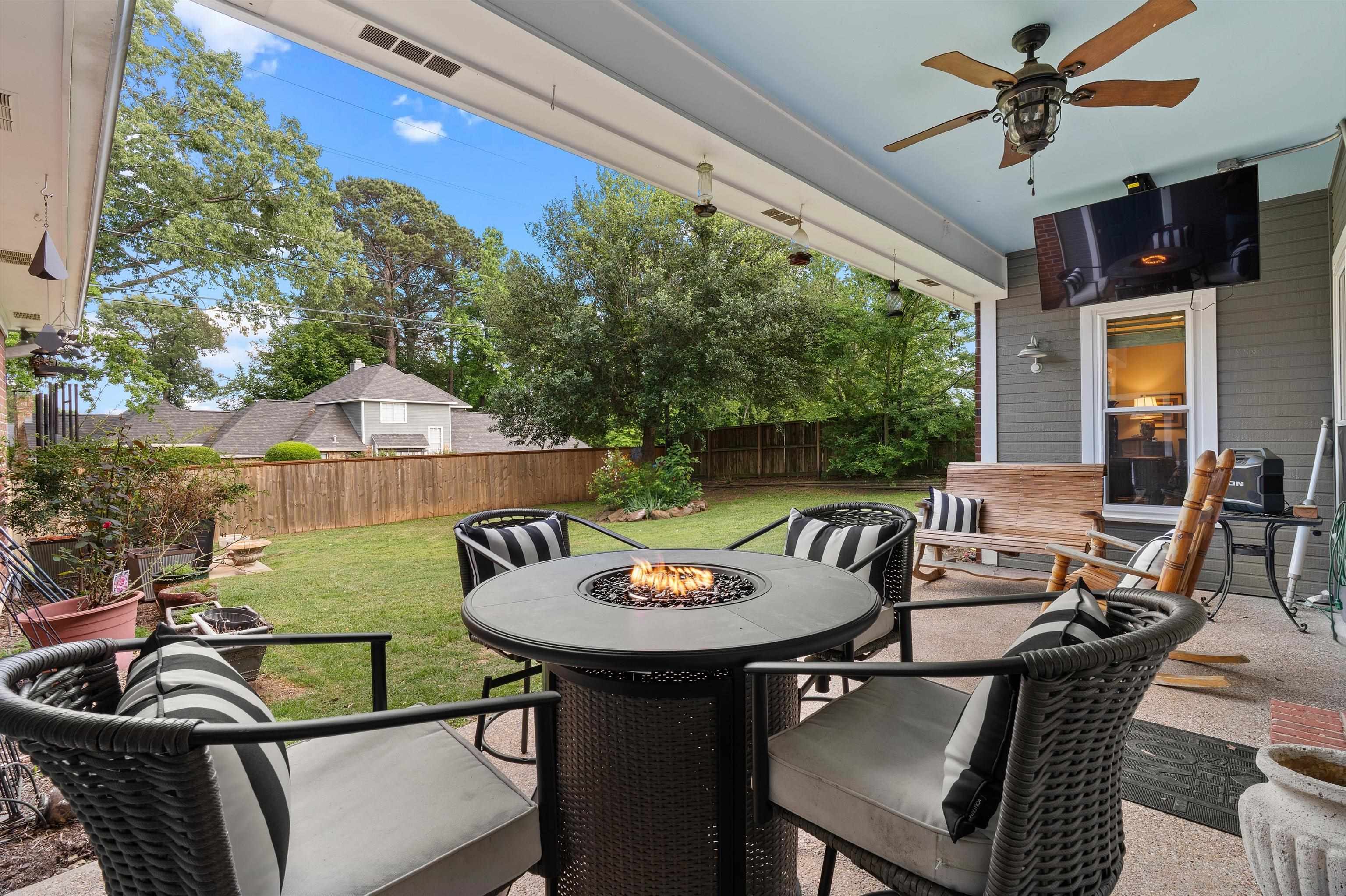 1300 Enchanted Ln.