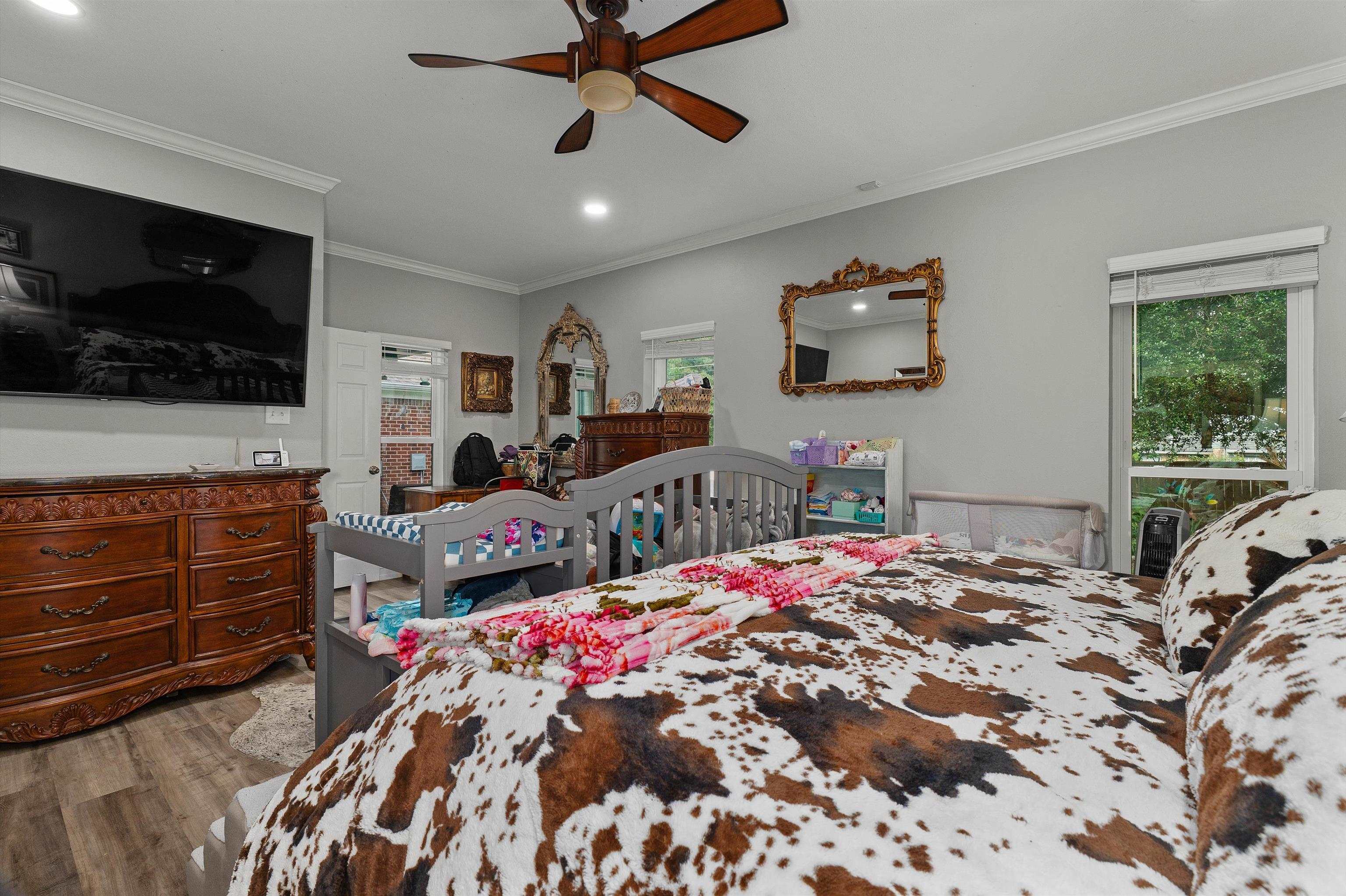 1300 Enchanted Ln.