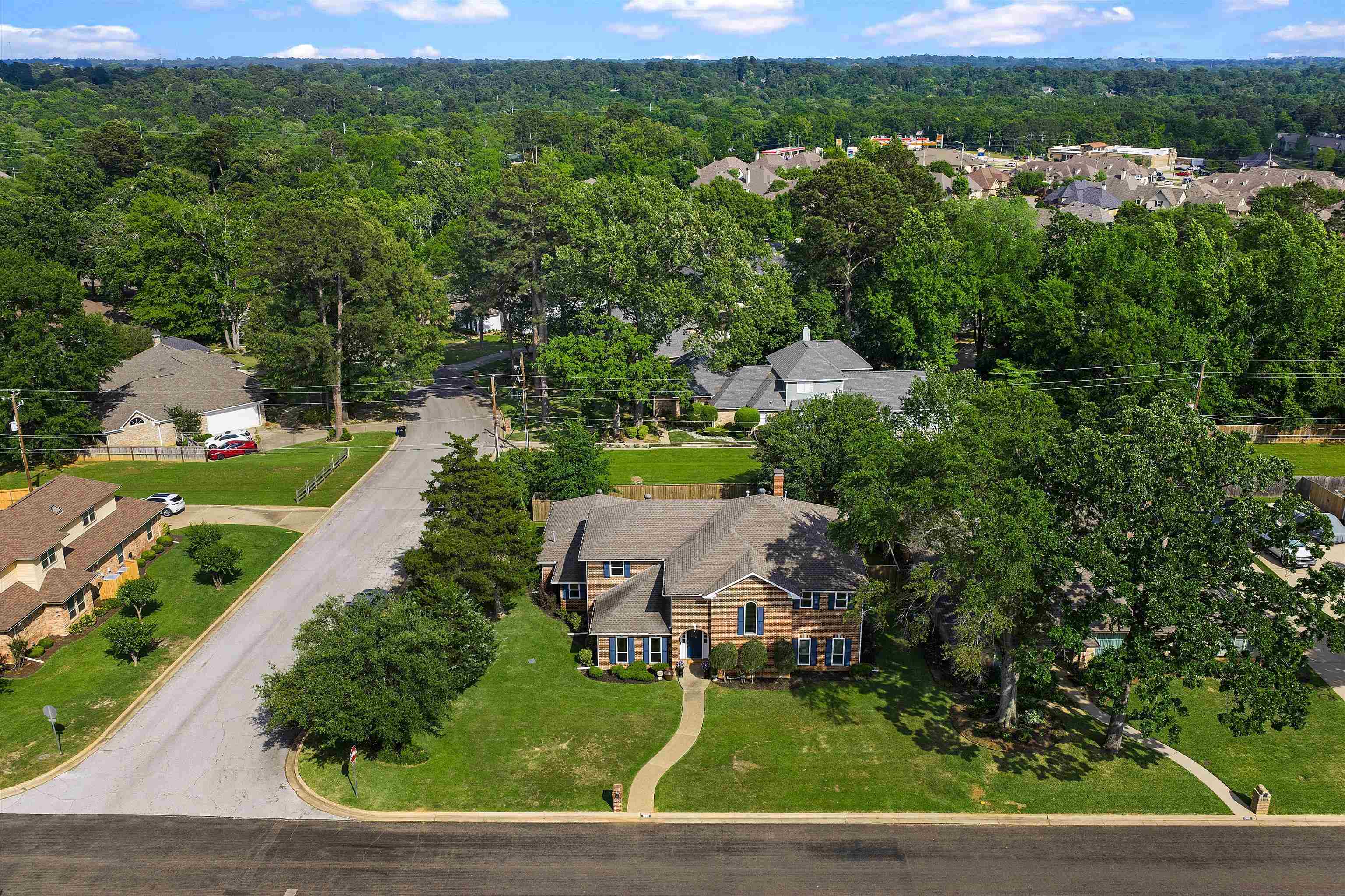 1300 Enchanted Ln.
