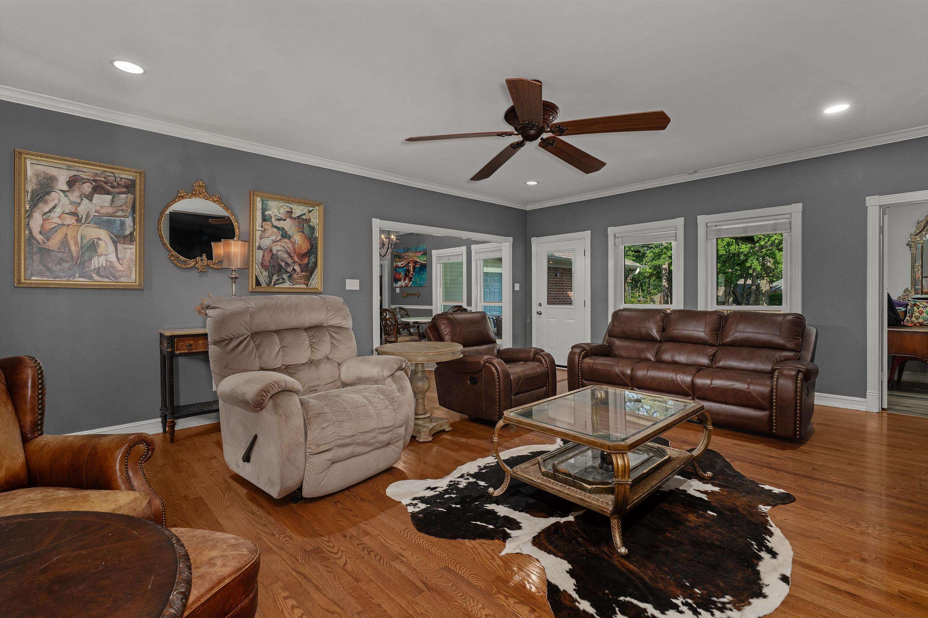 1300 Enchanted Ln.