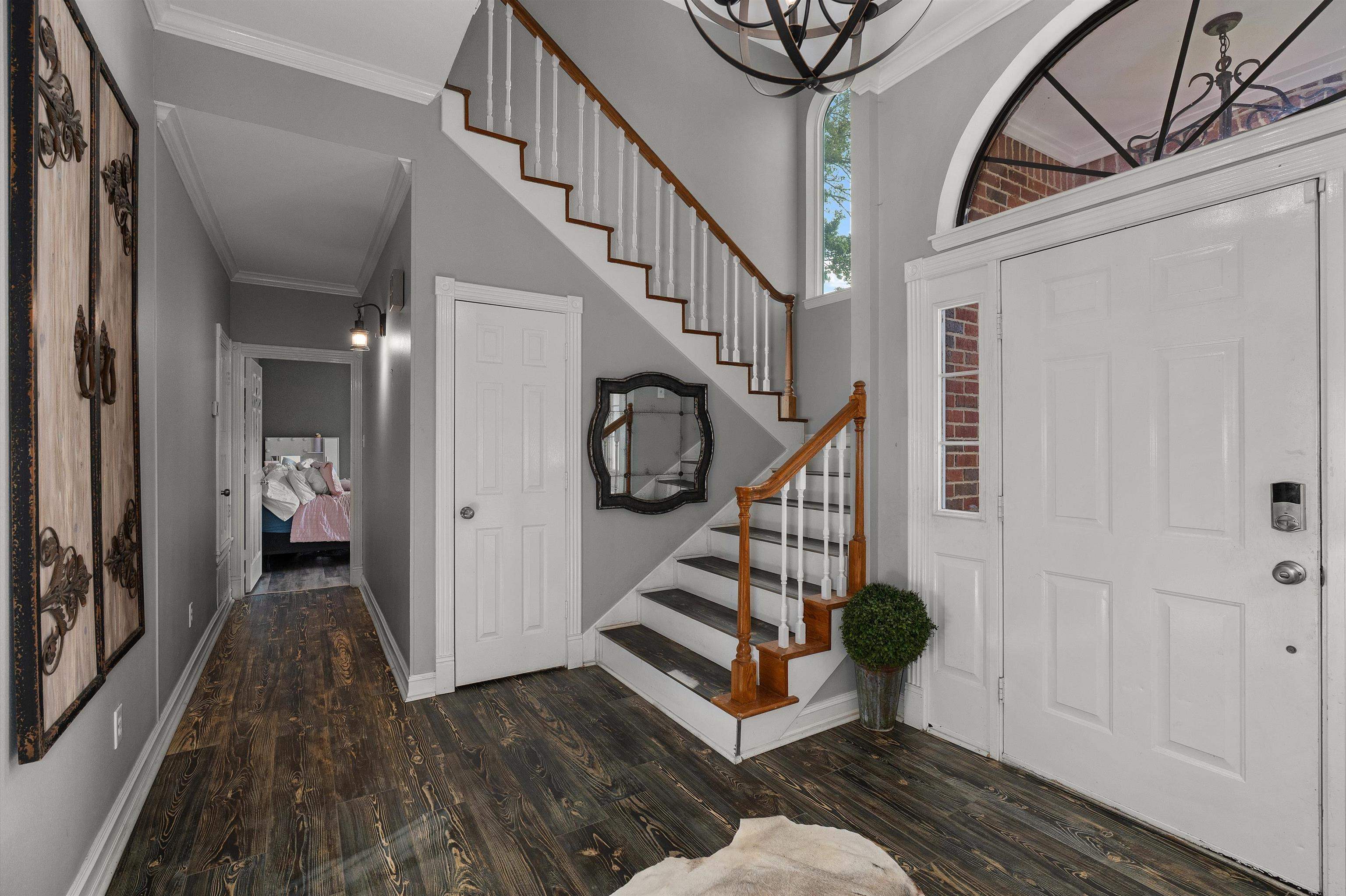 1300 Enchanted Ln.