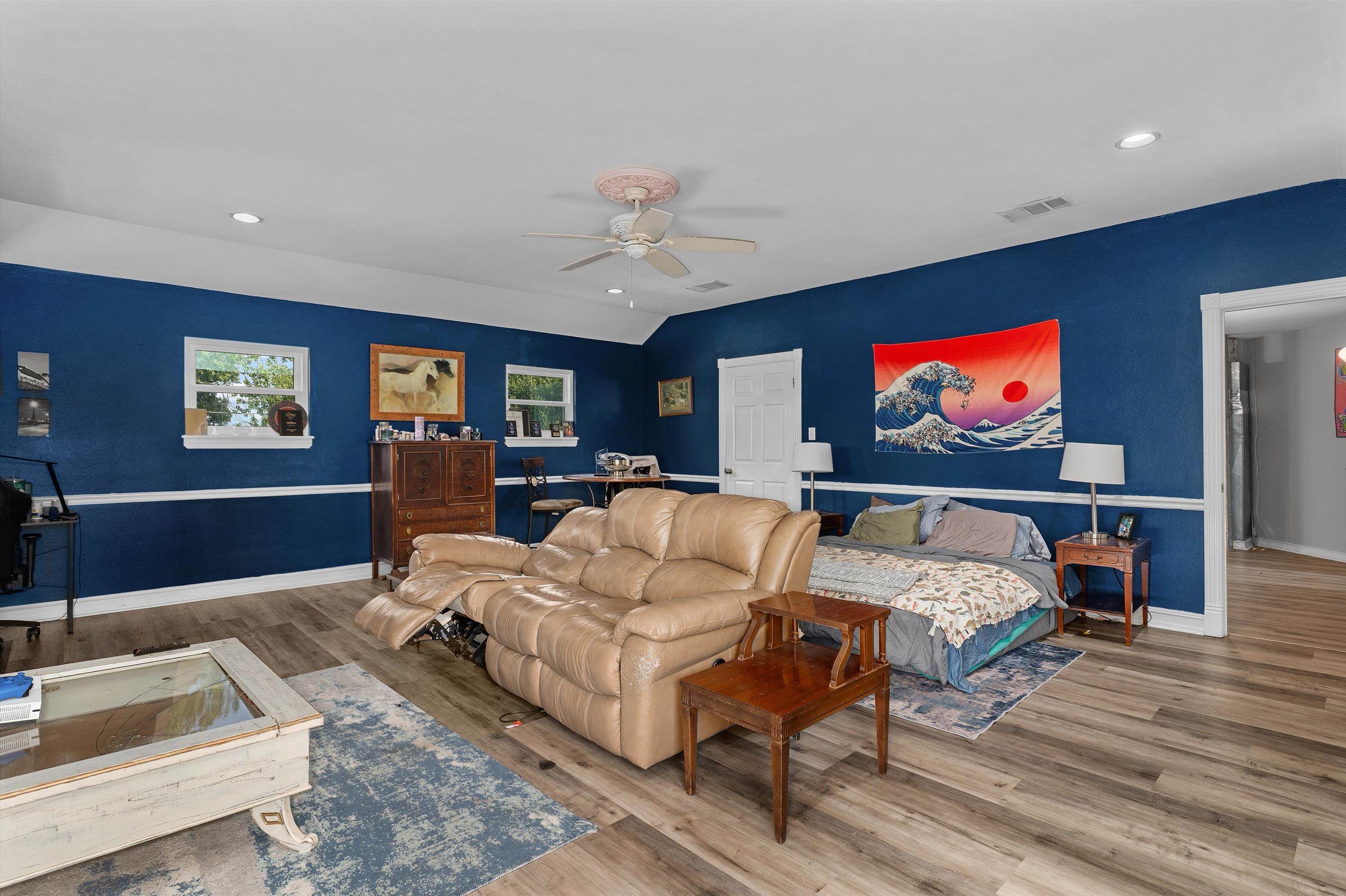 1300 Enchanted Ln.