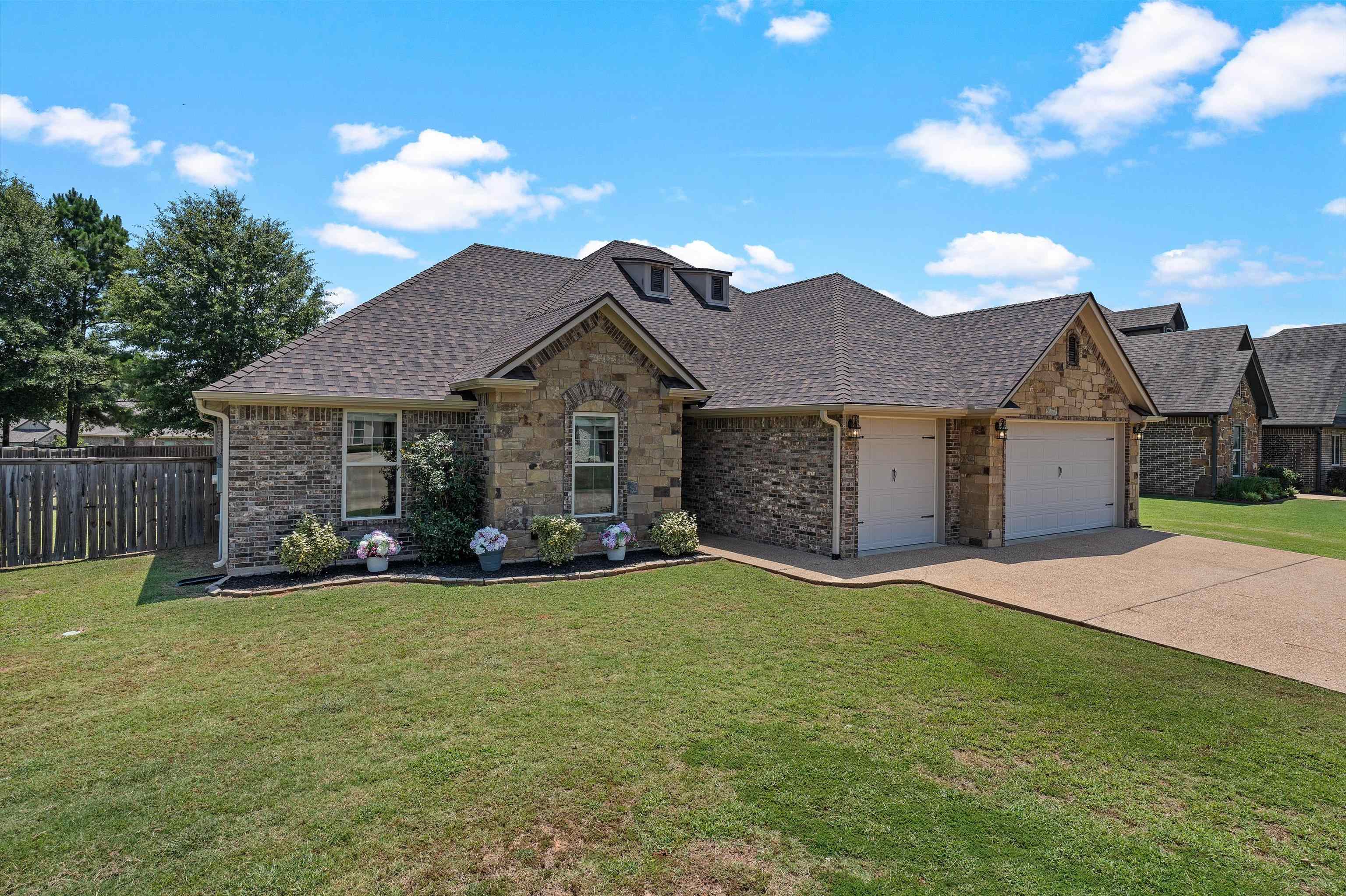 219 Saddle Brook Cir