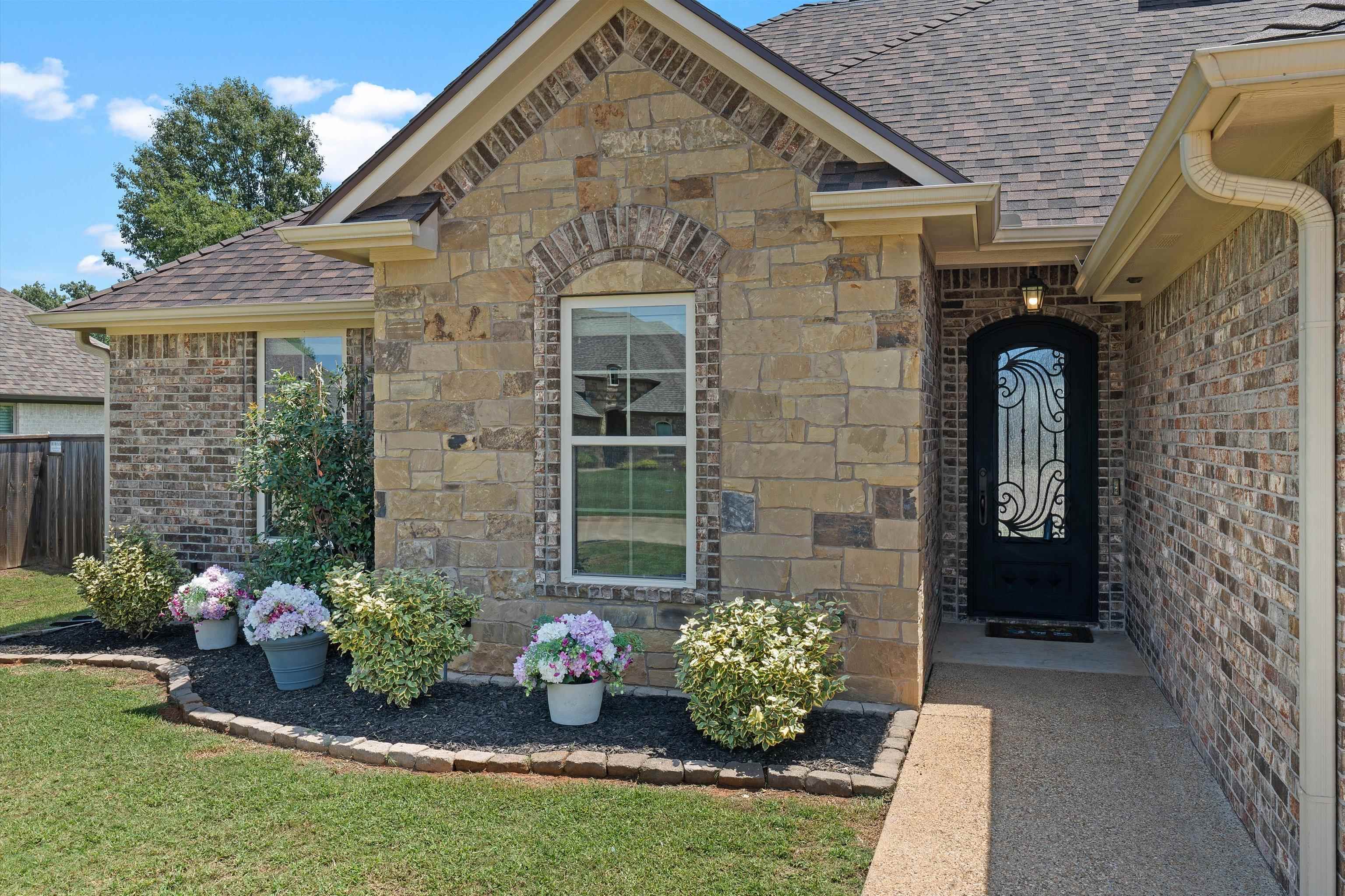 219 Saddle Brook Cir