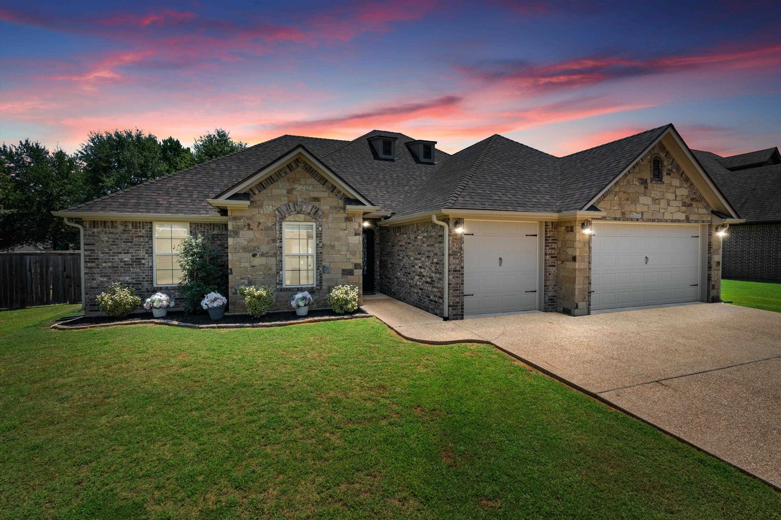 219 Saddle Brook Cir