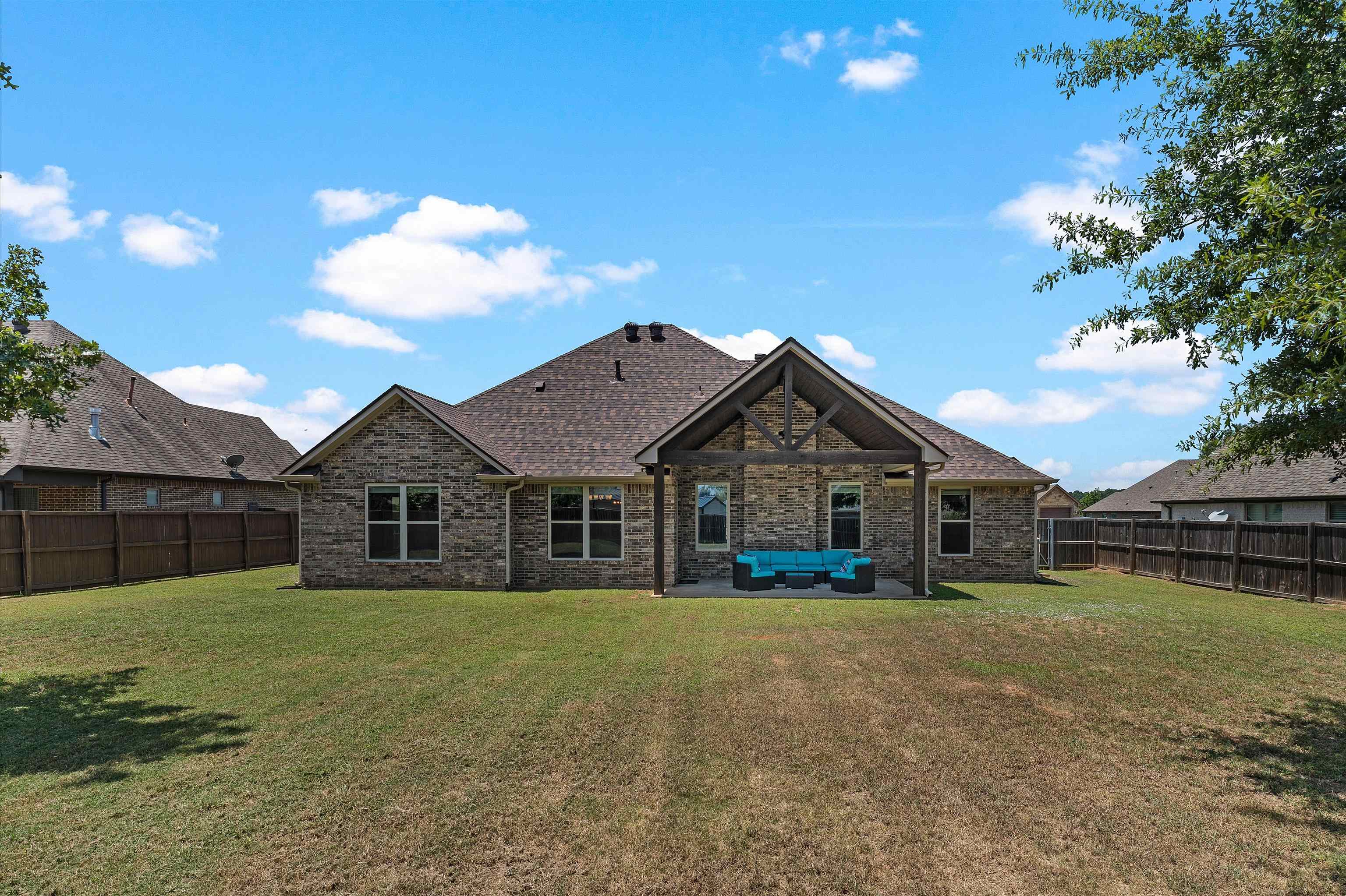 219 Saddle Brook Cir