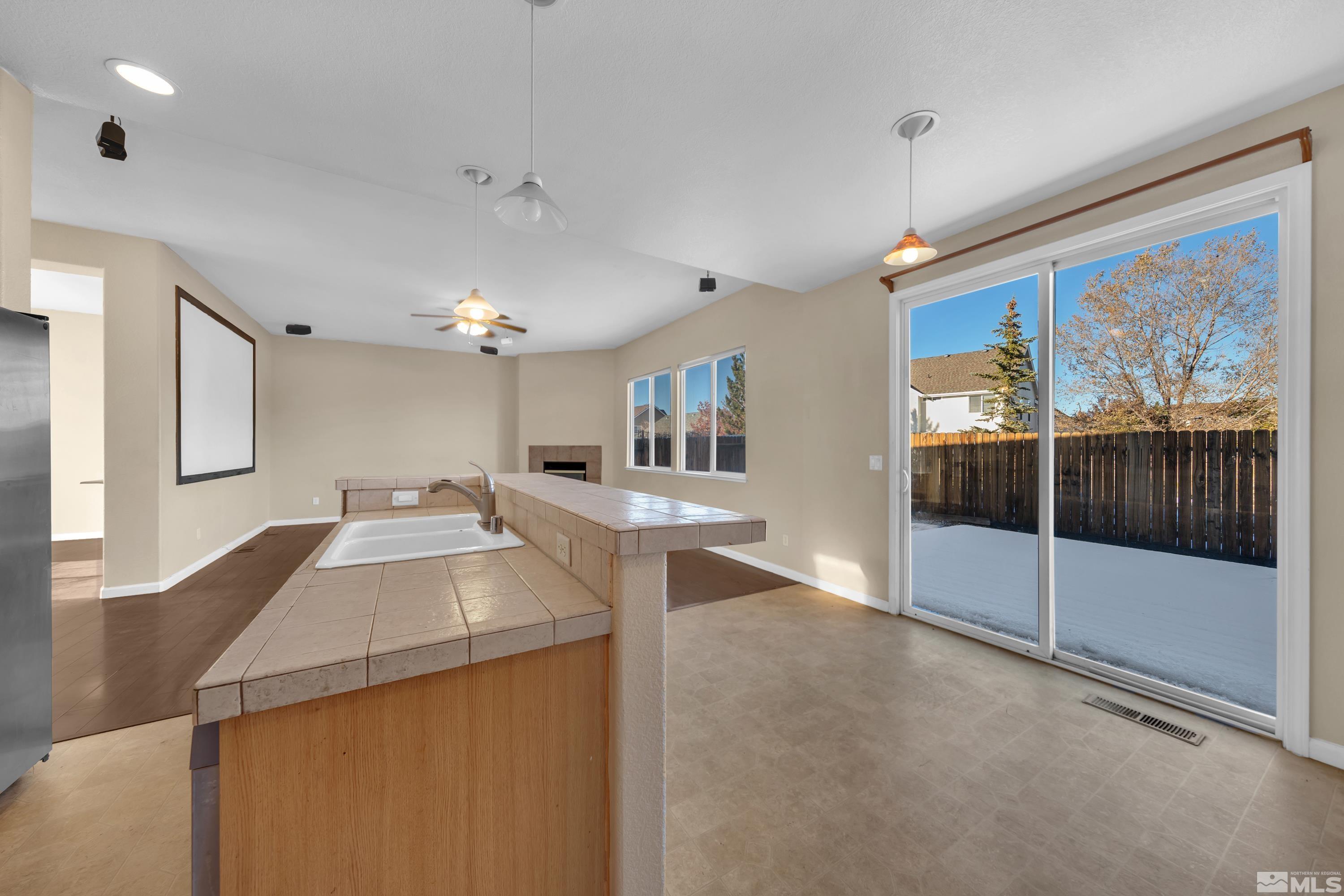 9538 Long River