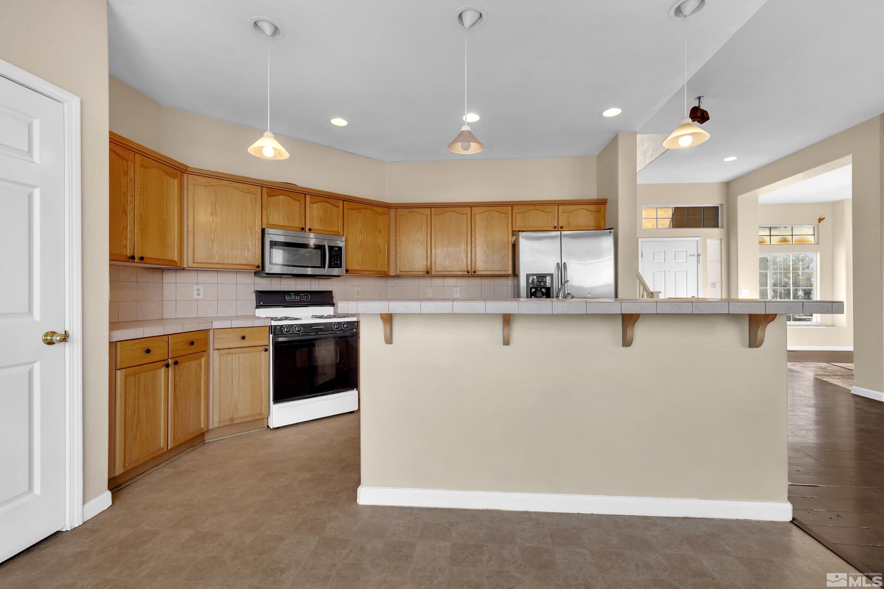 9538 Long River