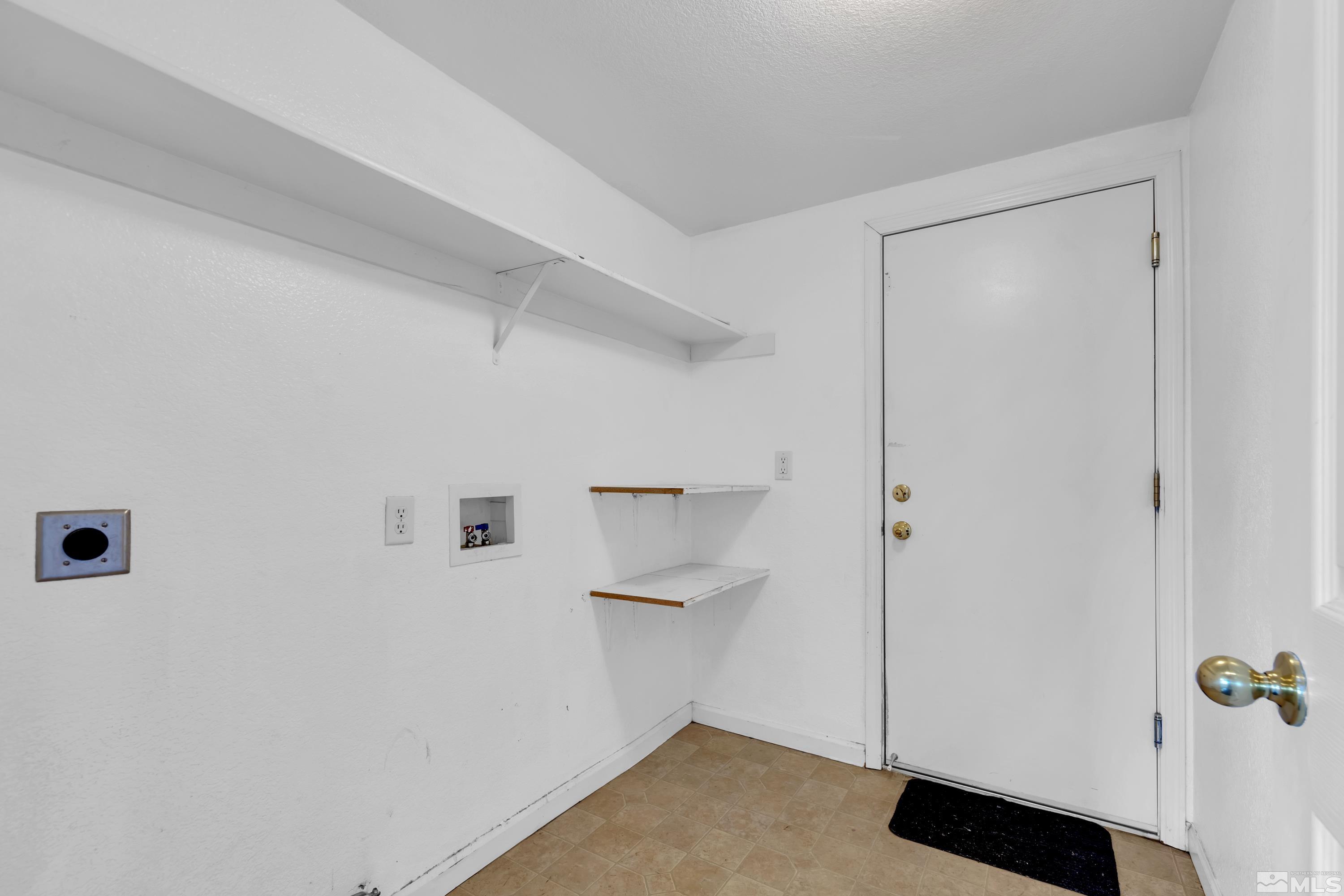 9538 Long River