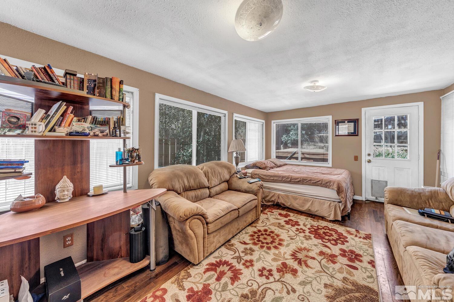 986 Palmwood Drive