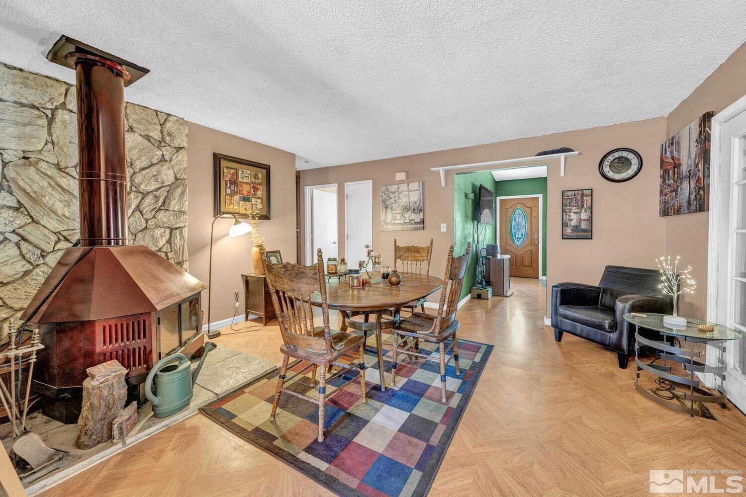 986 Palmwood Drive