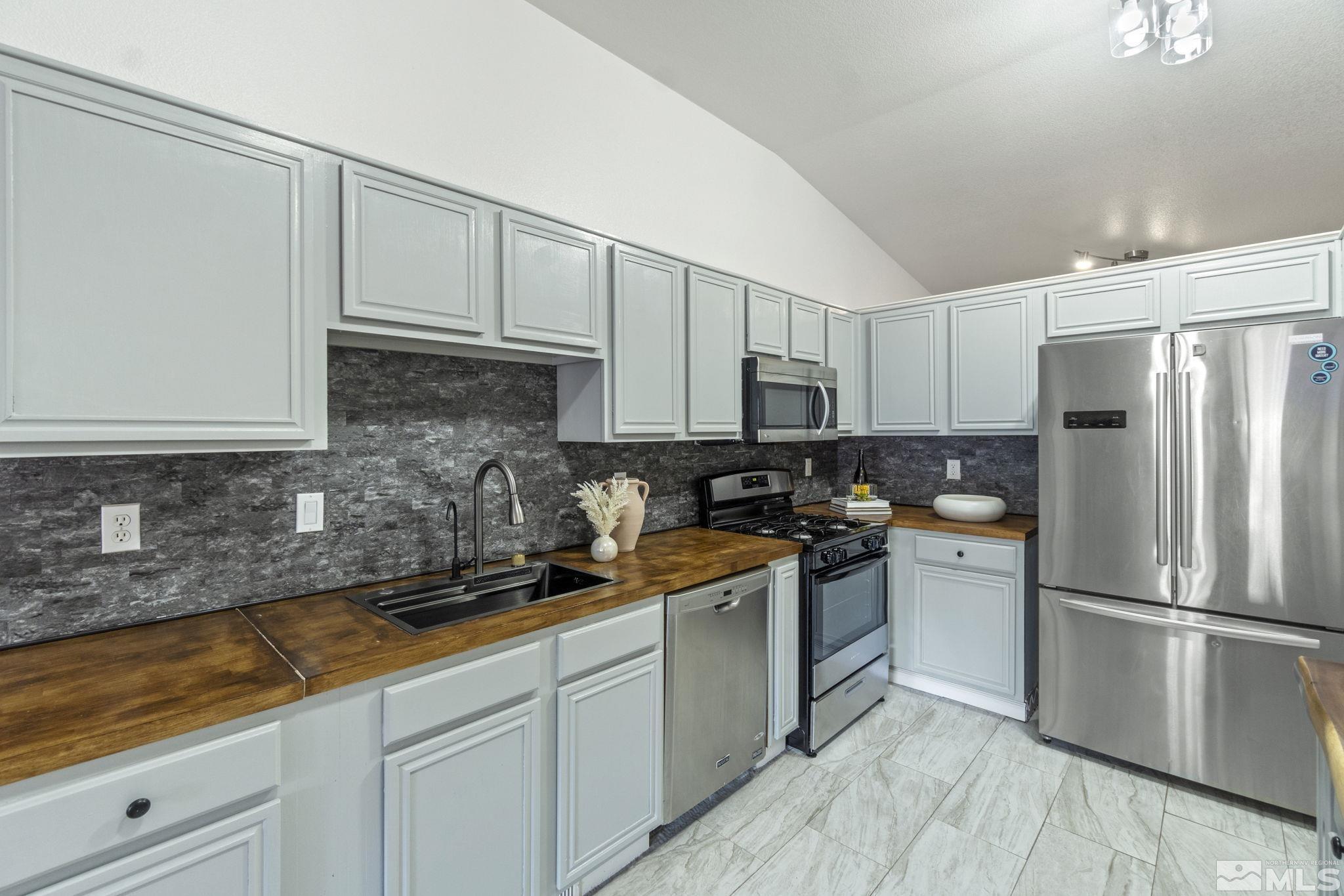 17655 Georgetown Ct