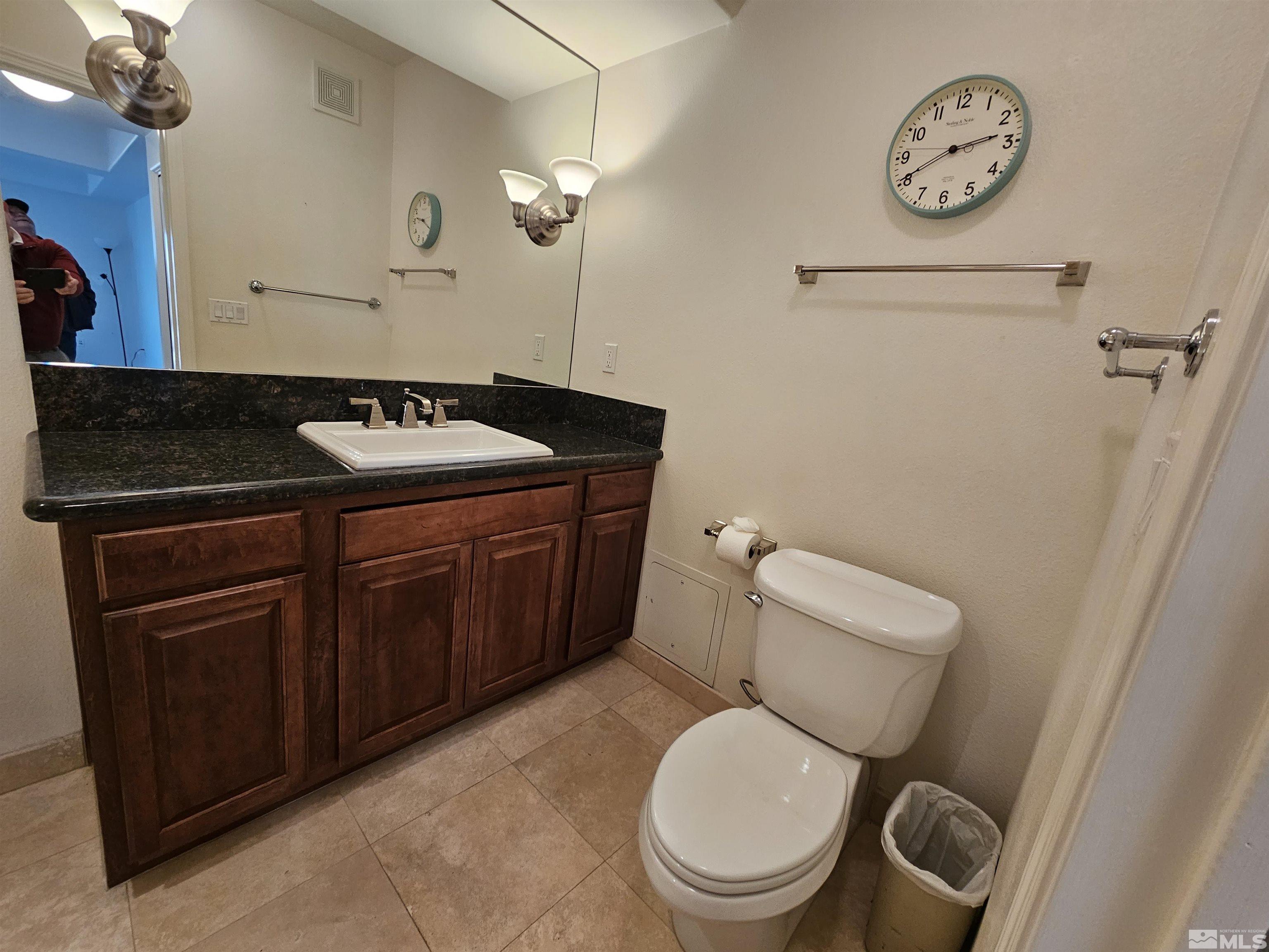 200 W 2nd Street, 603