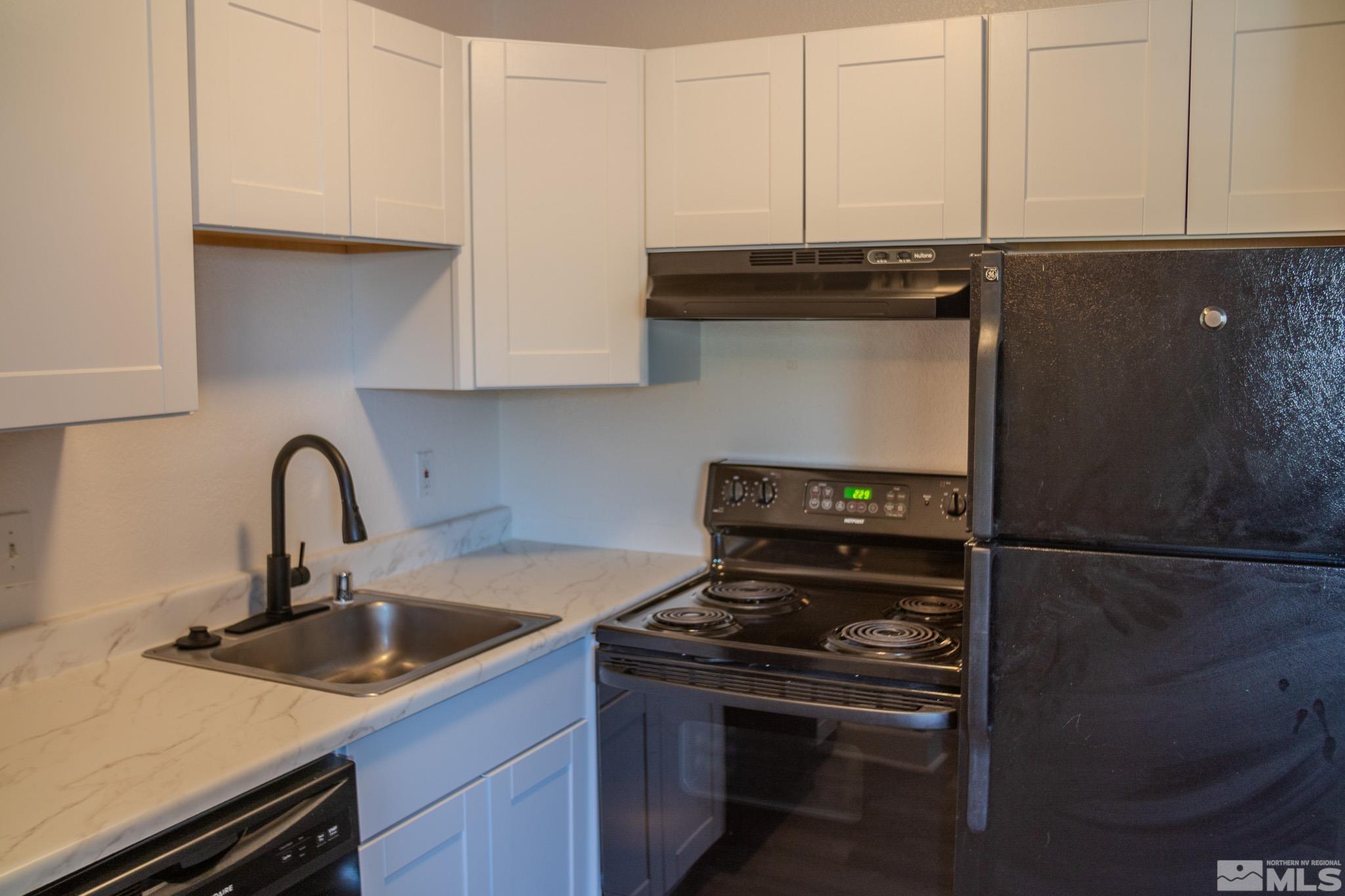 175 E Grove St Apt 30