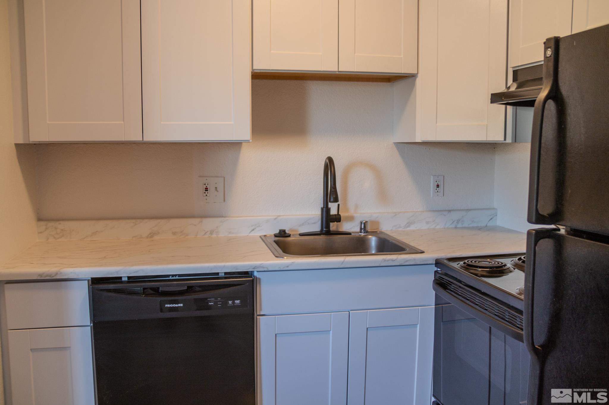 175 E Grove St Apt 30