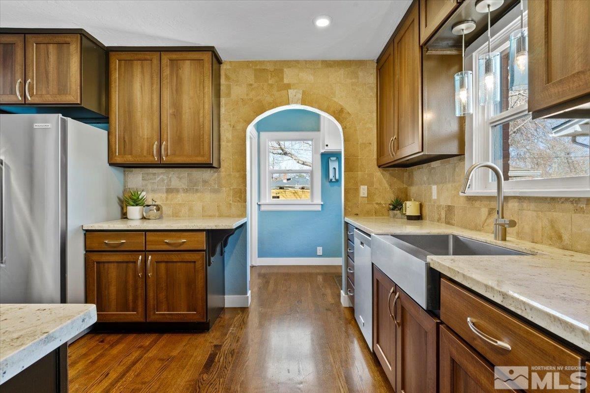 633 John Fremont