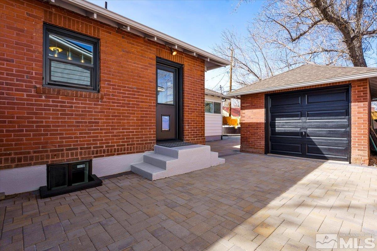 633 John Fremont