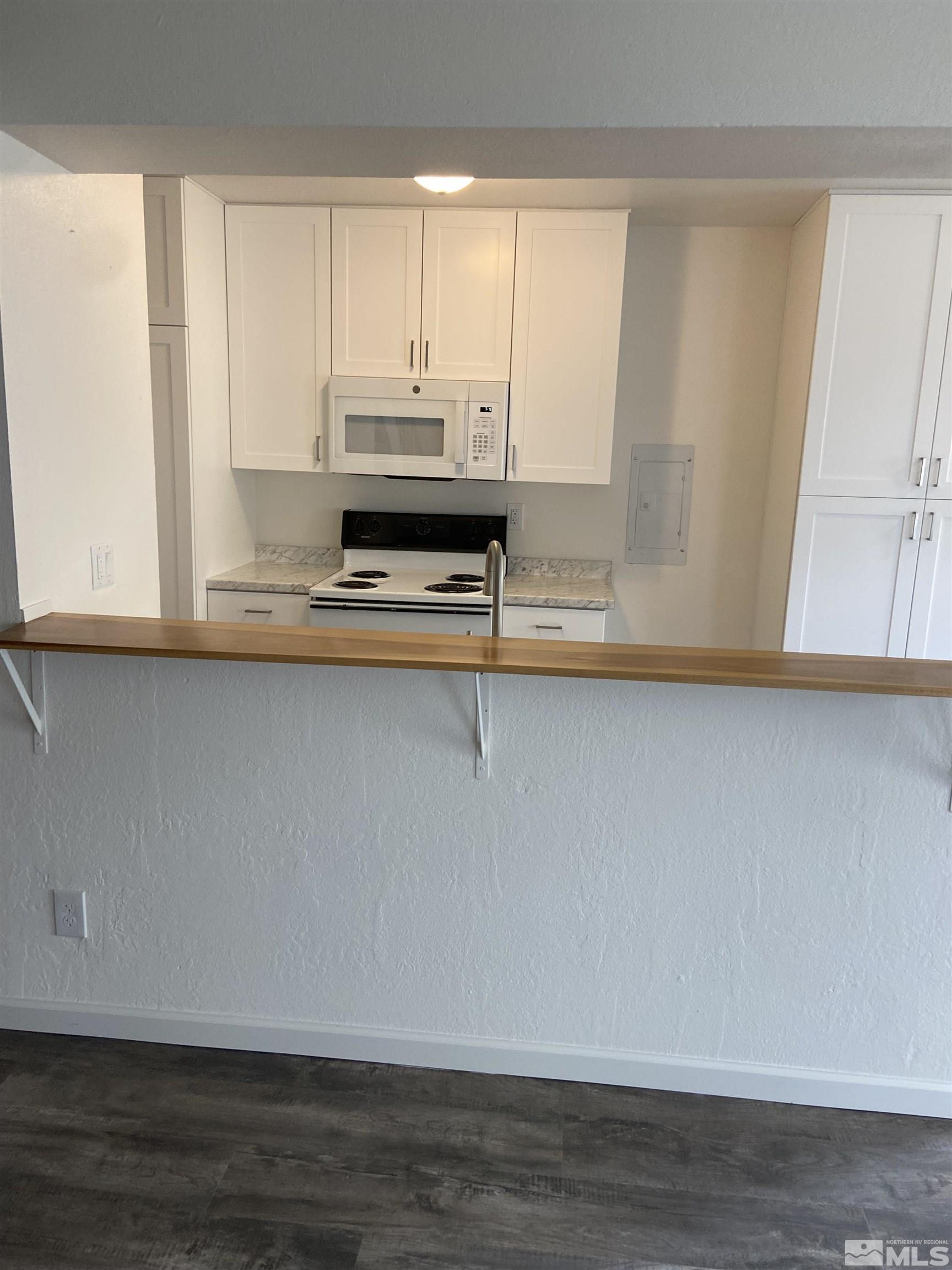 4951 Neil Circle, APT 2