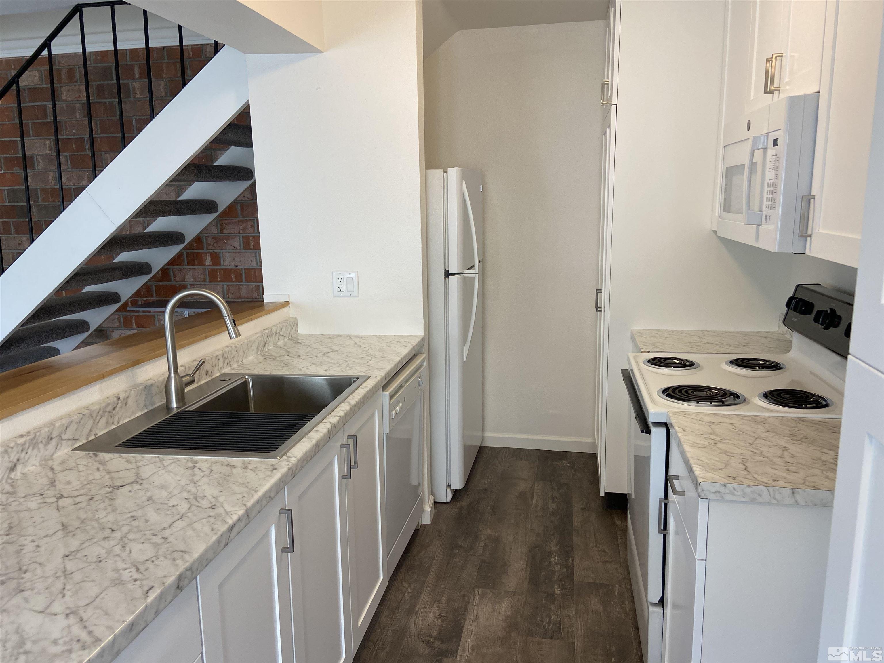 4951 Neil Circle, APT 2