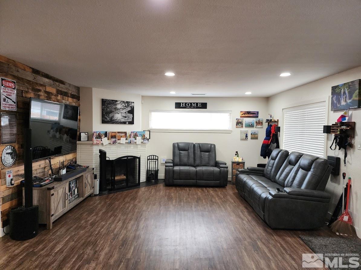 880 Cordone Avenue