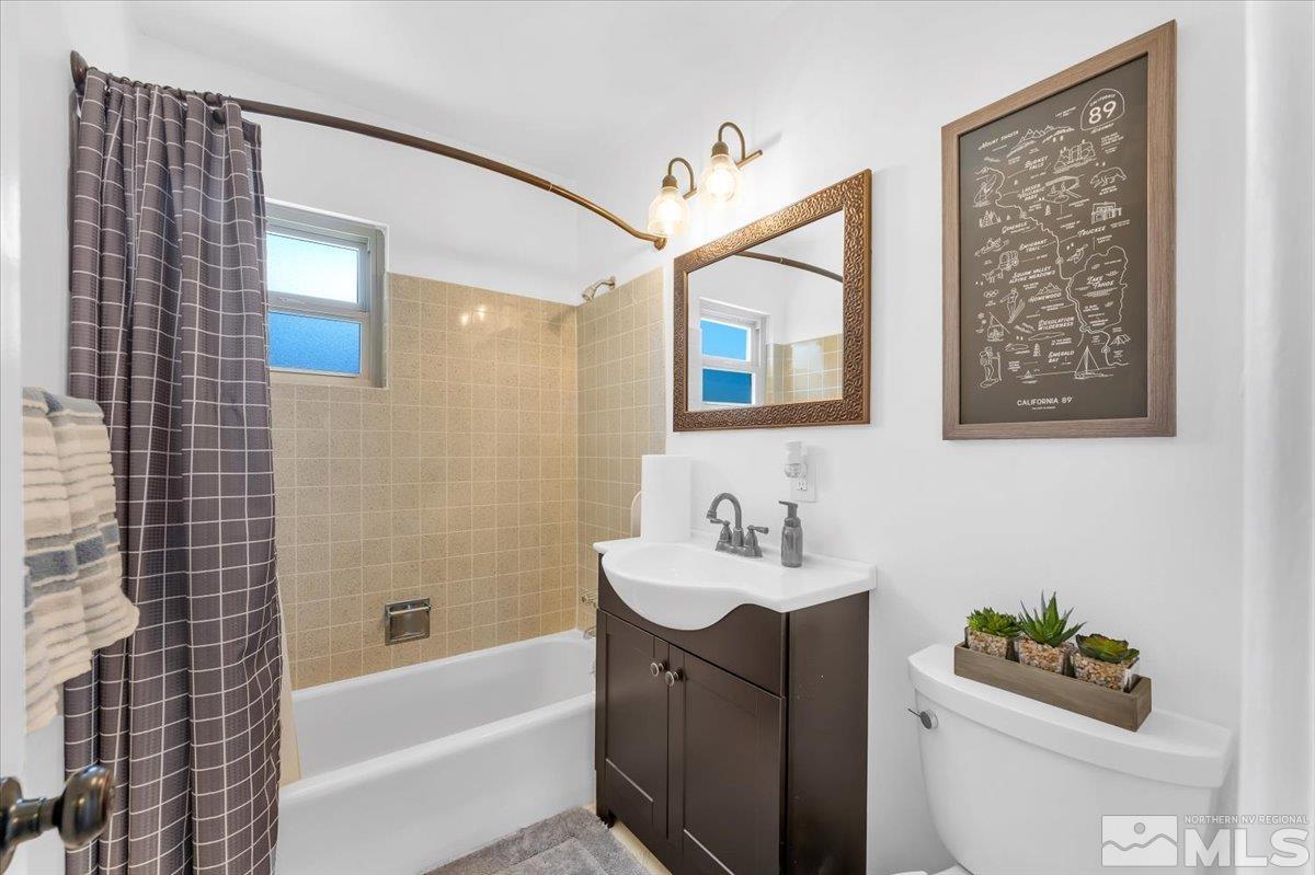 1640 Emerald Place