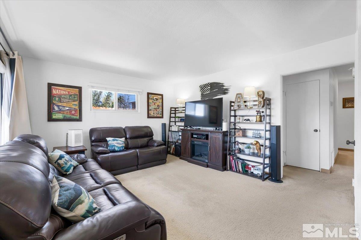 1640 Emerald Place