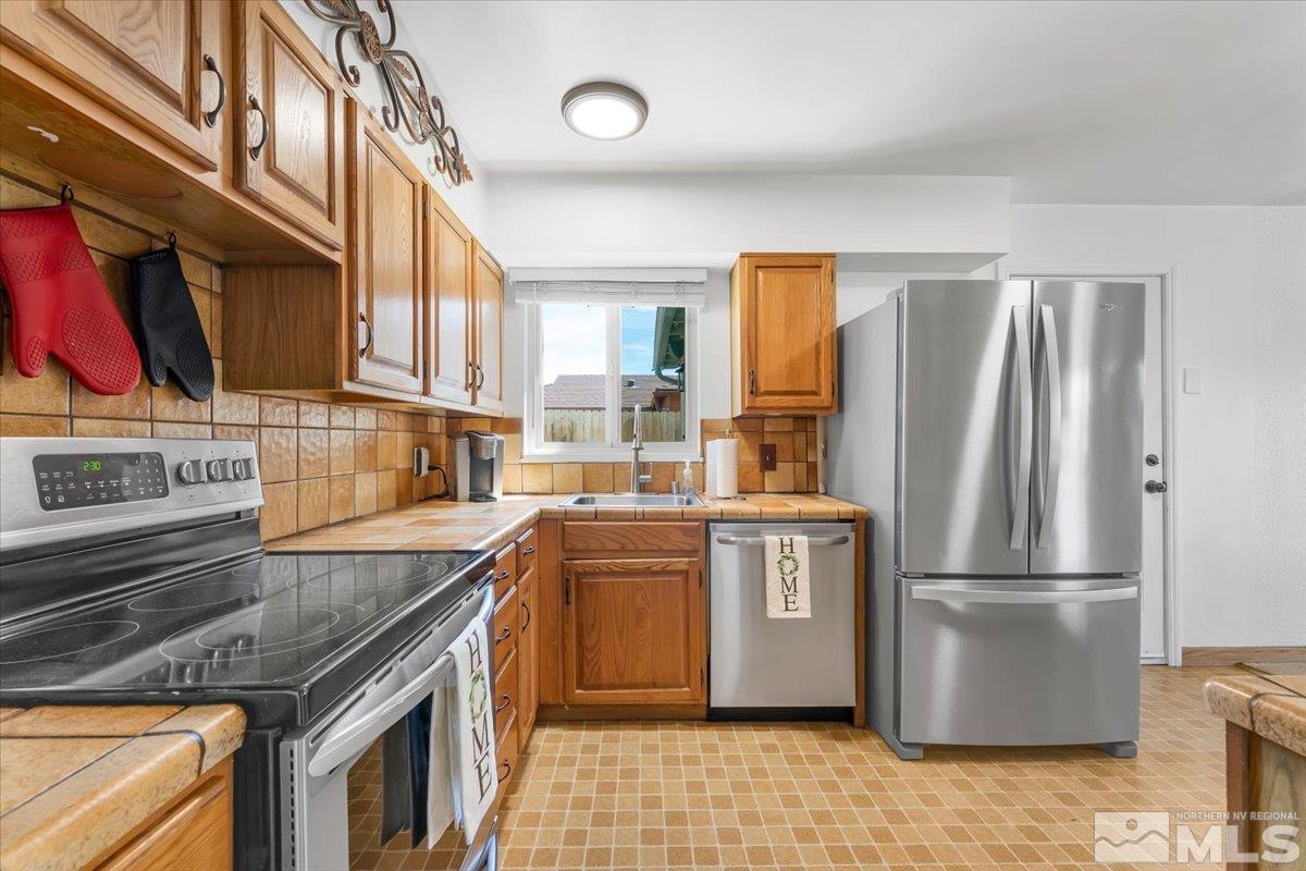 1640 Emerald Place