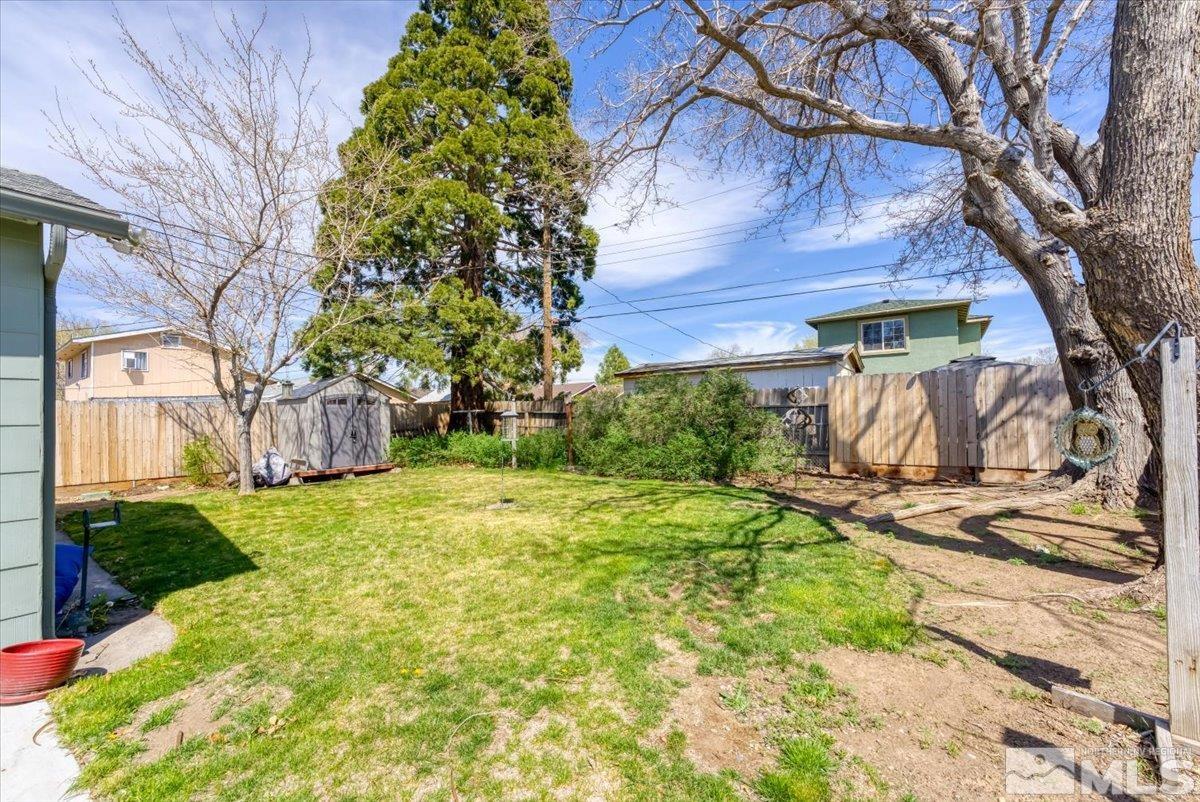 1640 Emerald Place