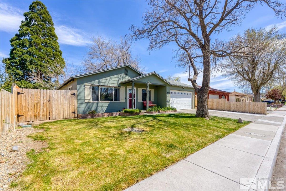 1640 Emerald Place