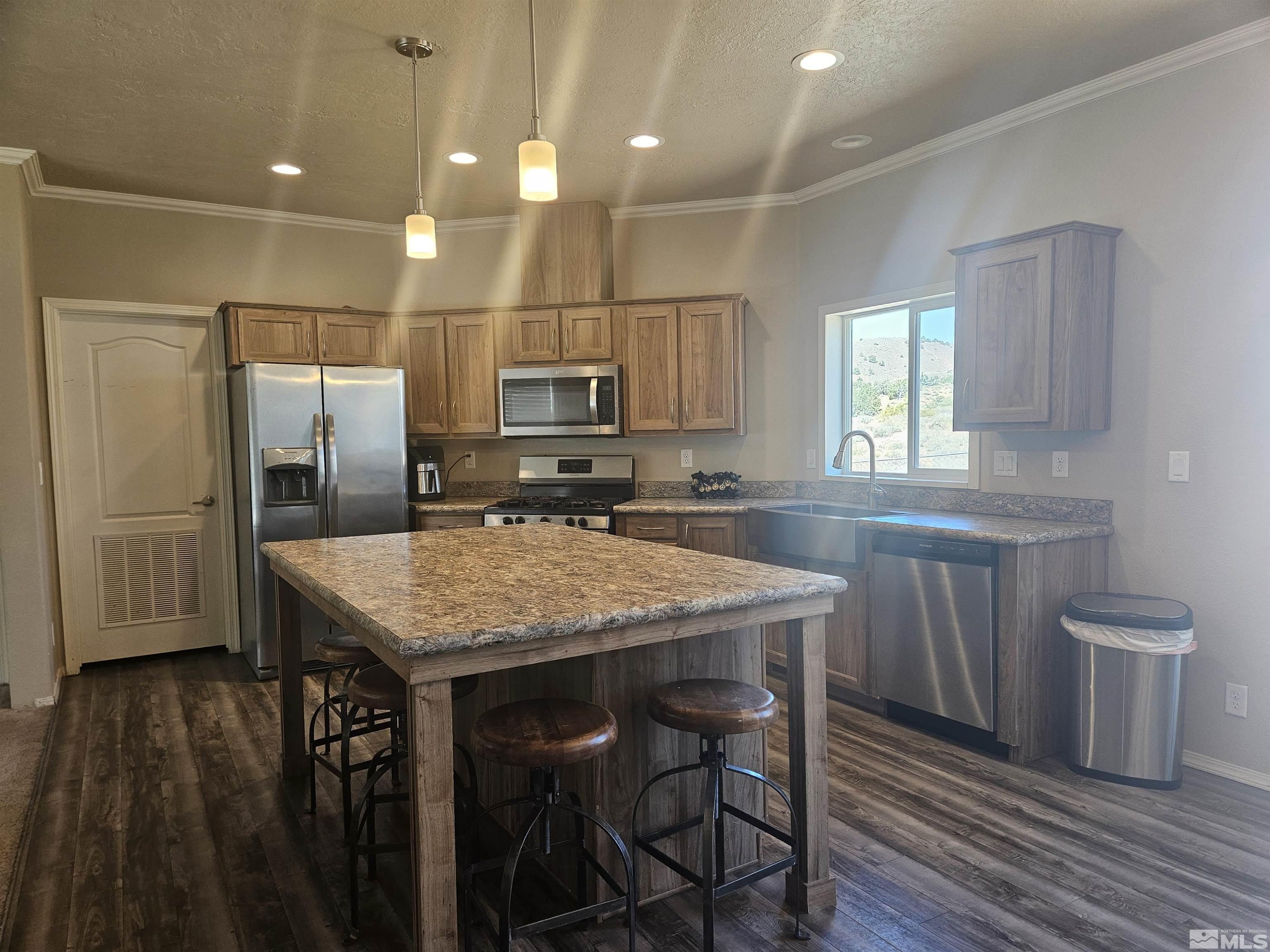 5905 Amargosa Drive