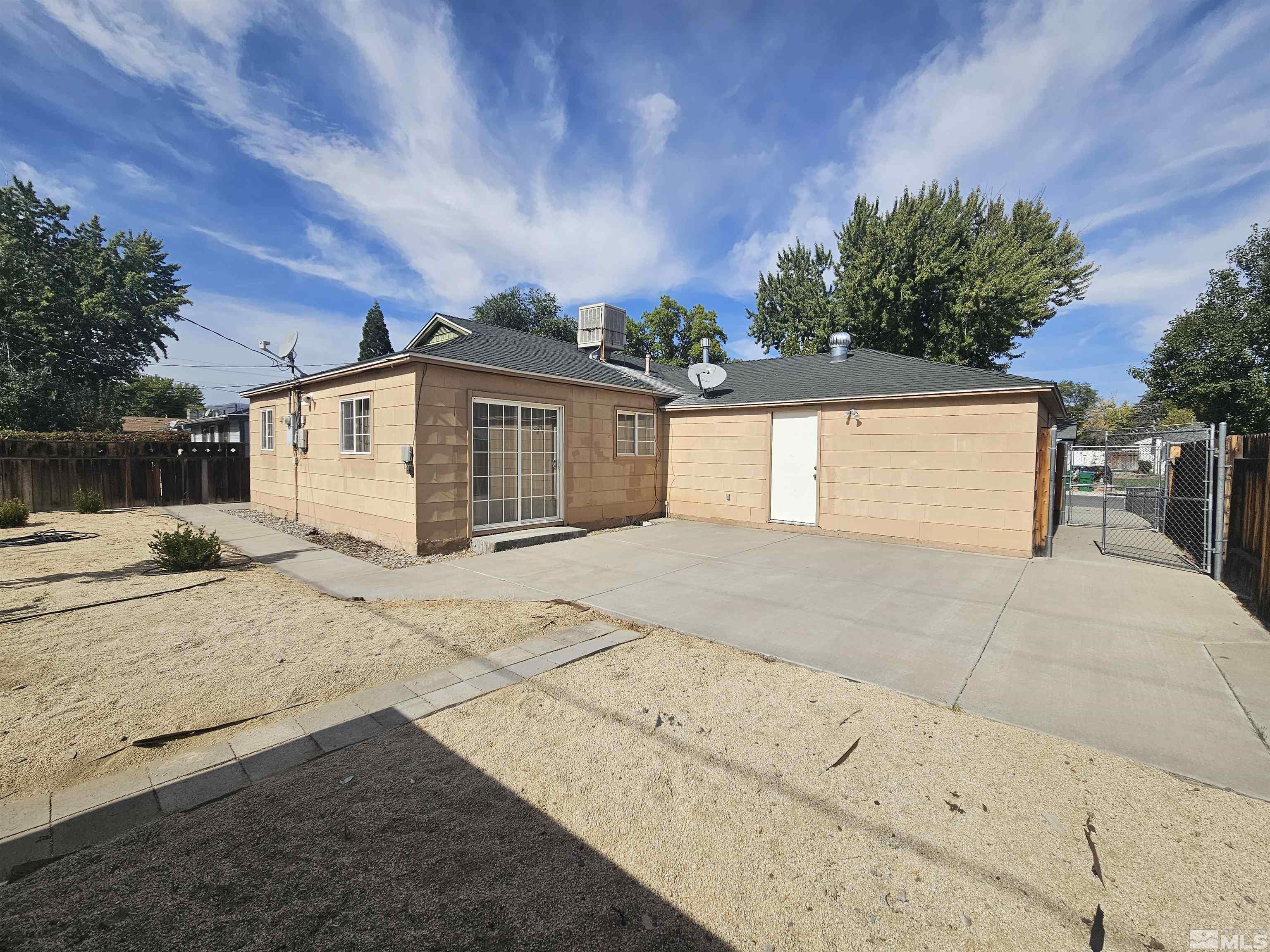 1365 Russell Way