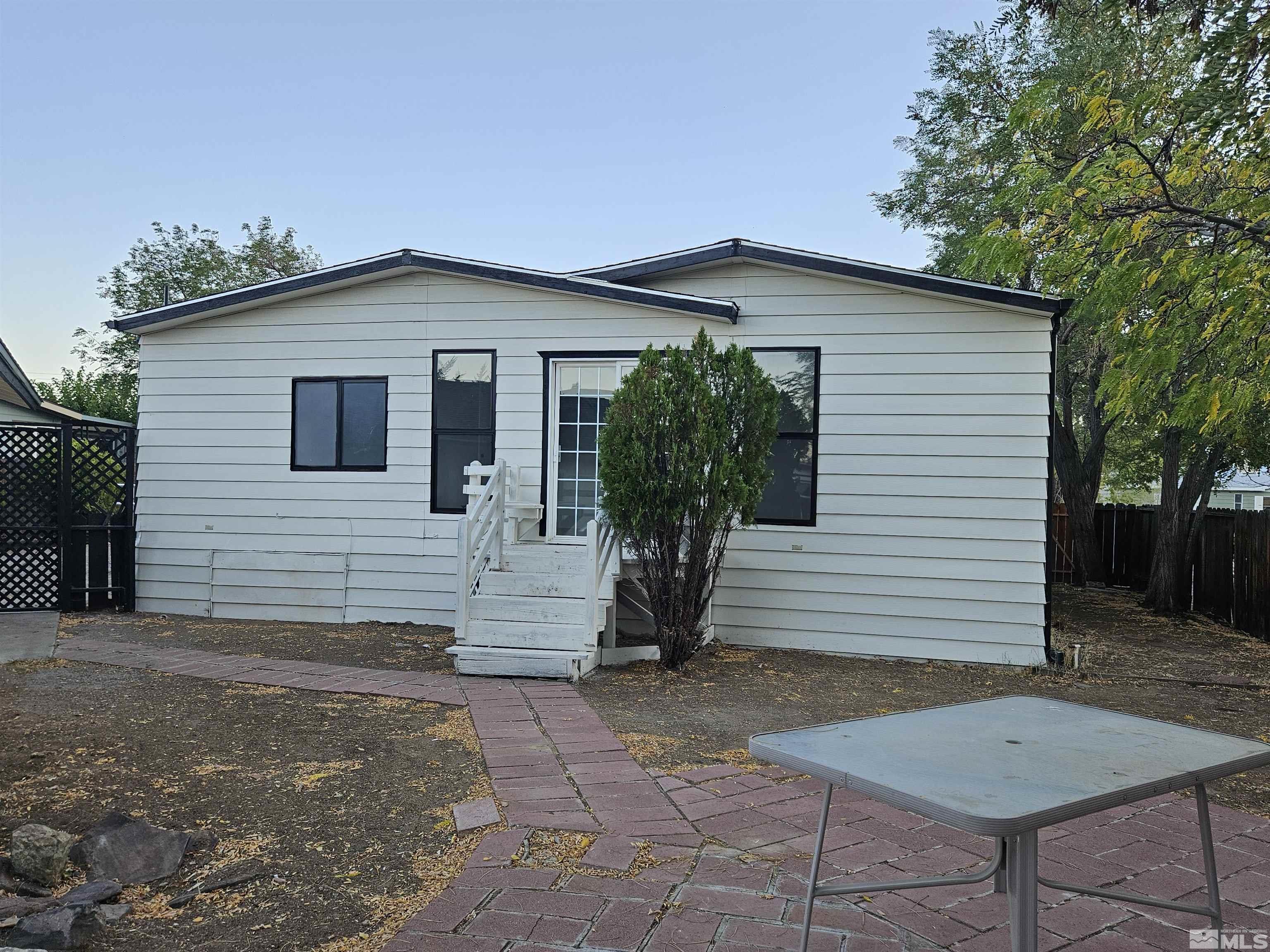 932 Loyola Street