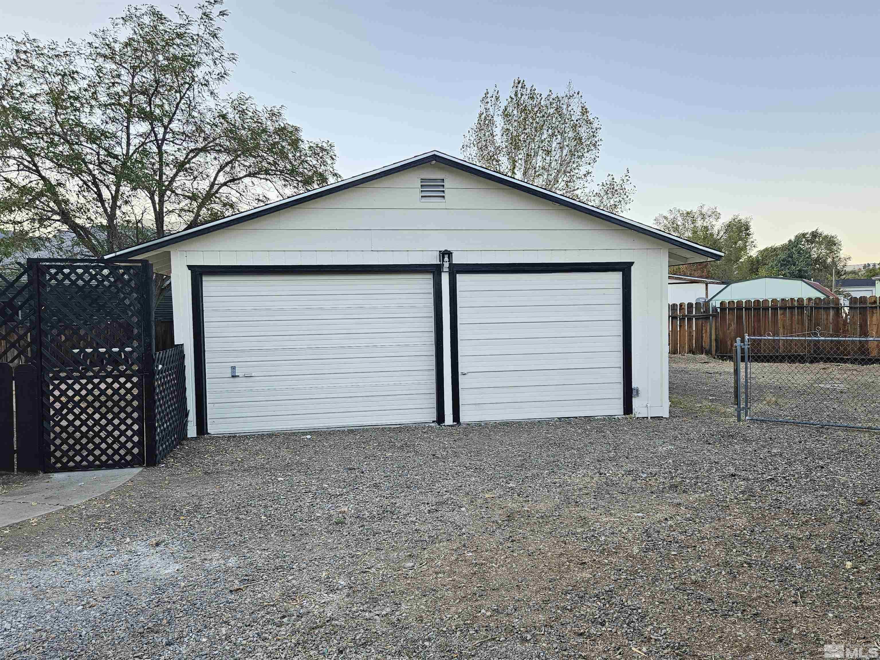 932 Loyola Street