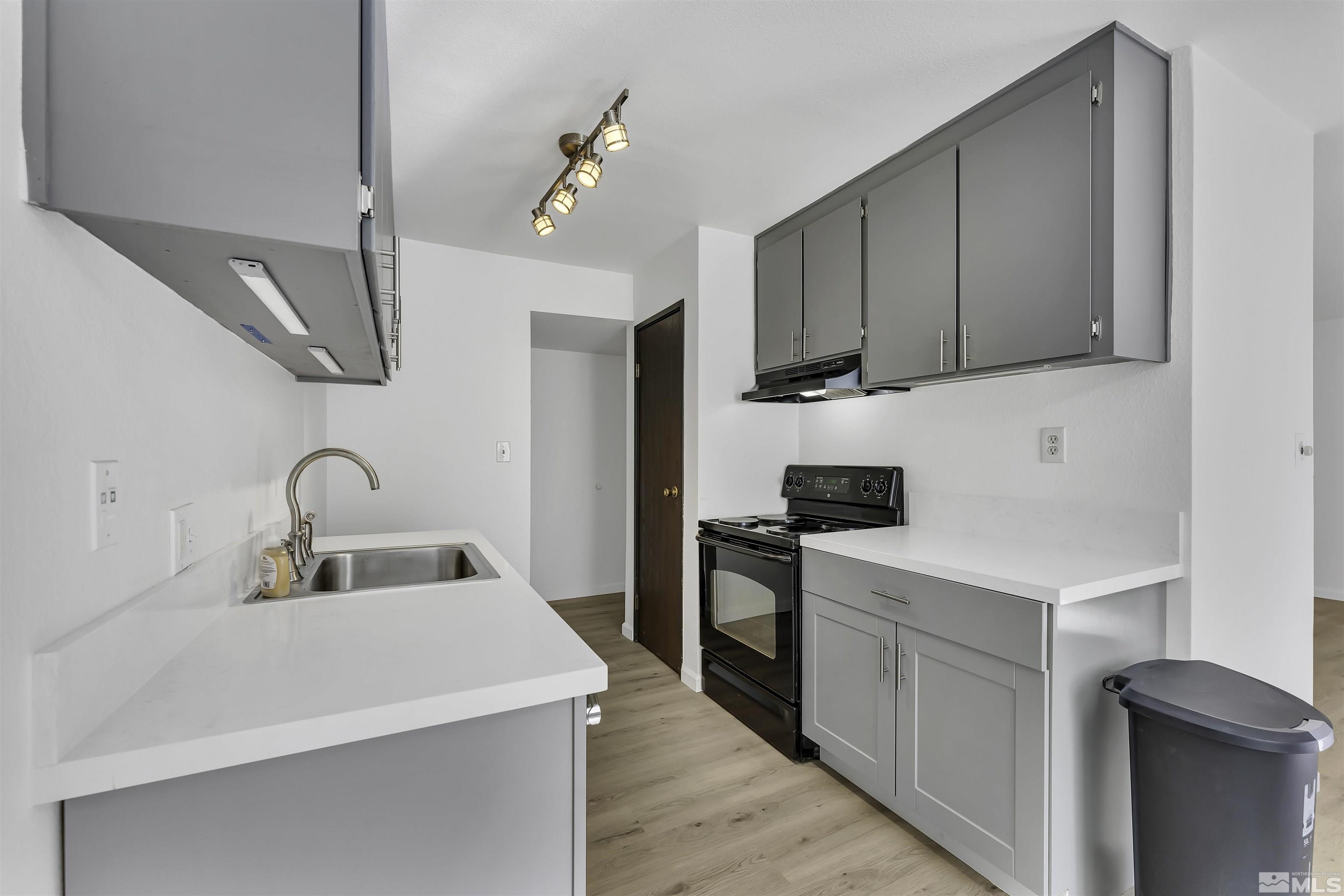 1555 Delucchi Lane, I