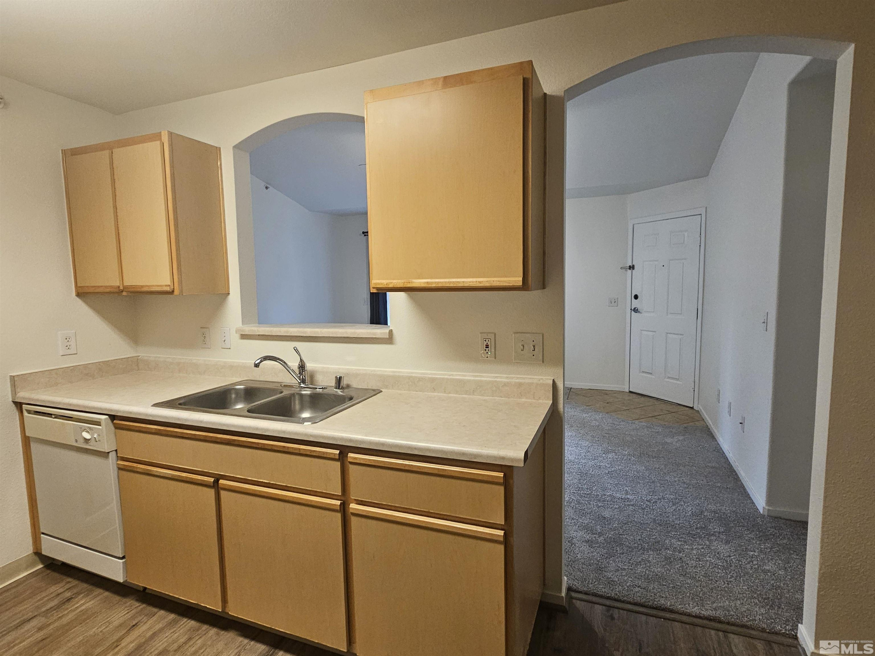 6850 Sharlands Avenue, K 2060