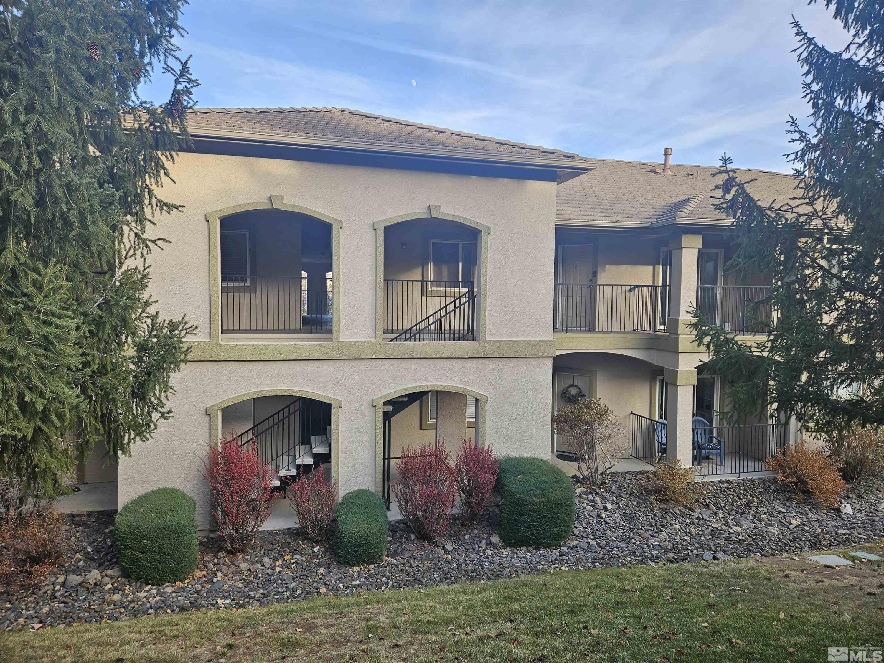 6850 Sharlands Avenue, K 2060
