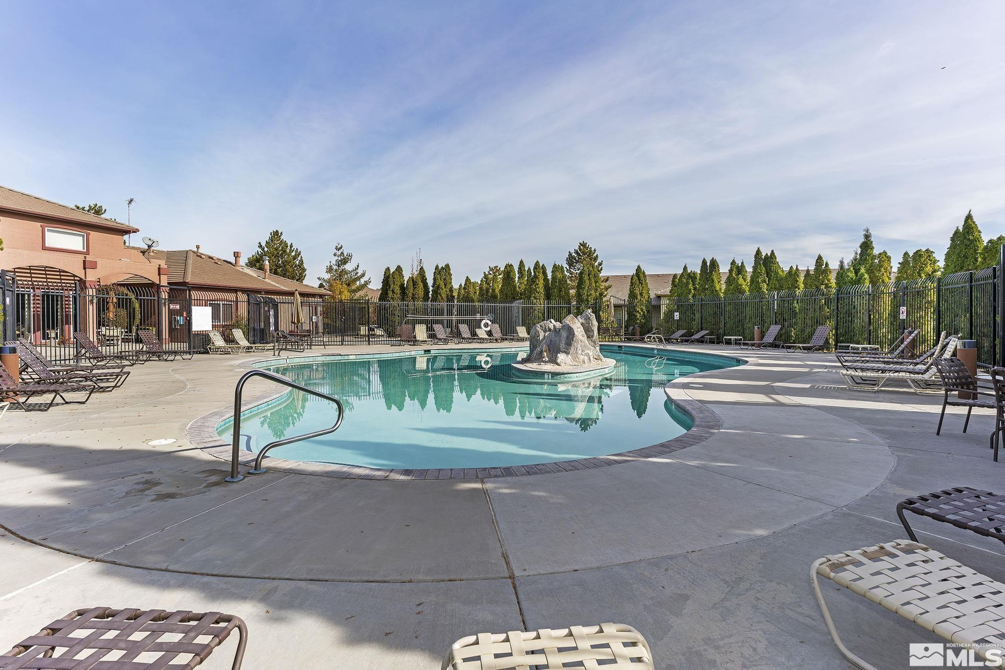 6850 Sharlands Avenue, K 2060