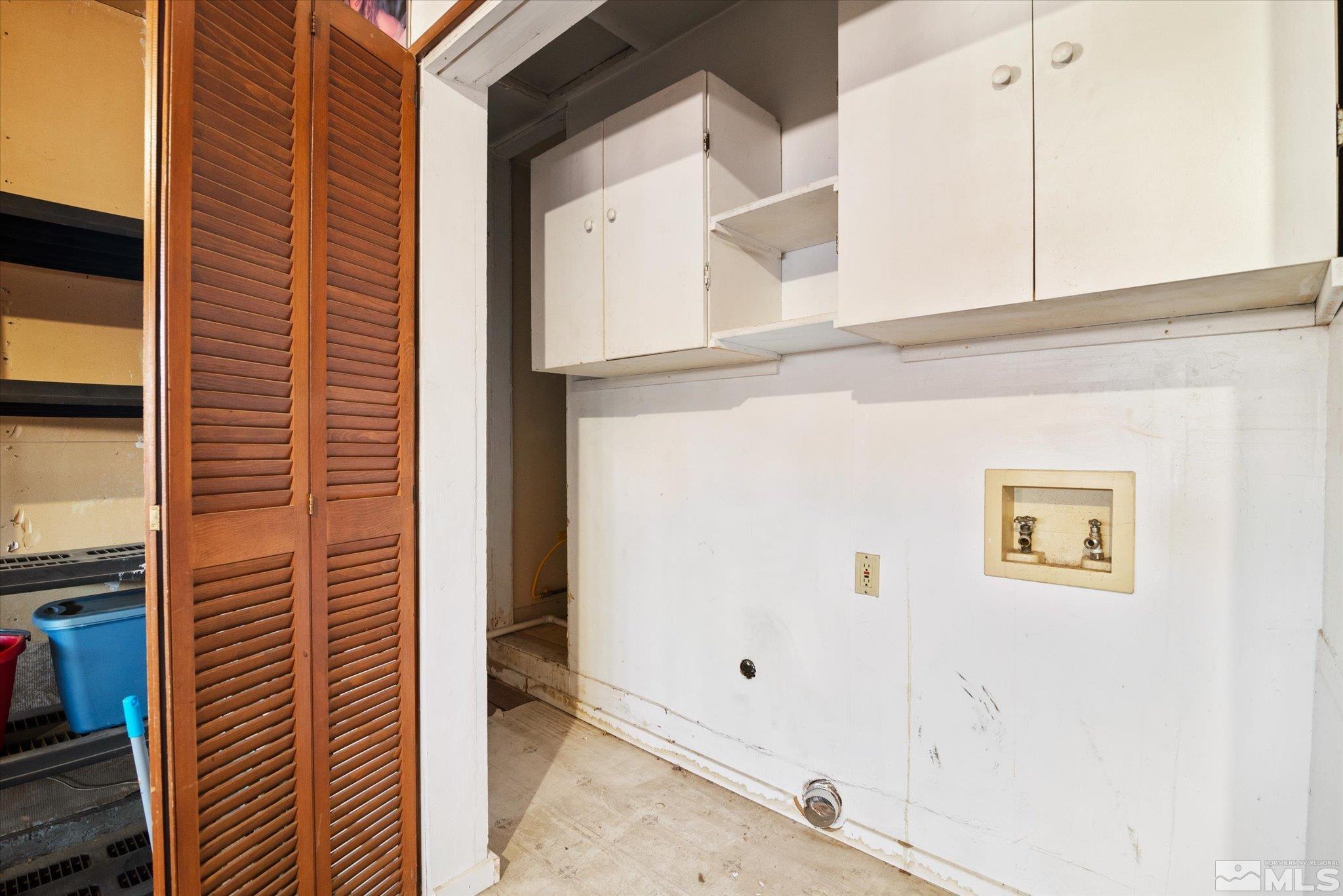 3079 Meadowlands Court