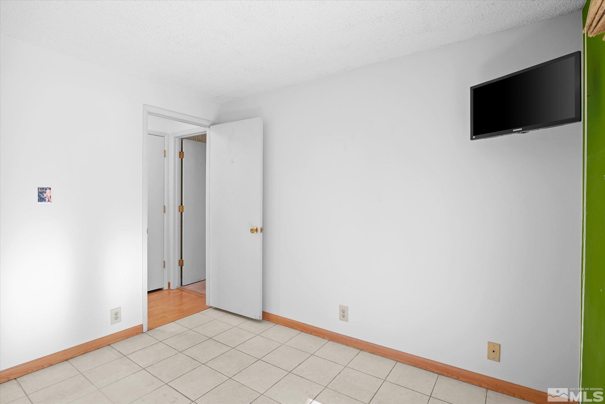 3079 Meadowlands Court
