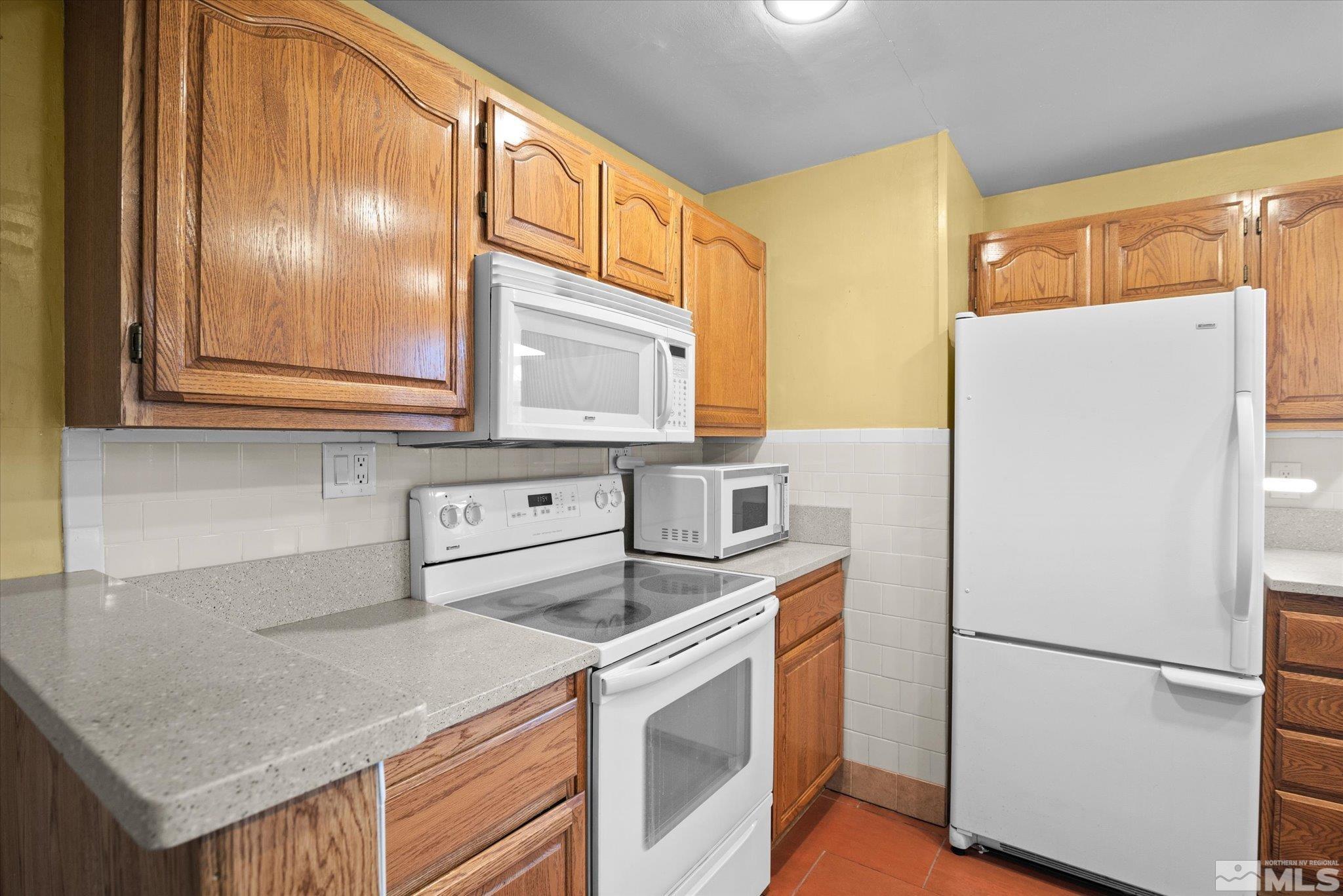 3079 Meadowlands Court