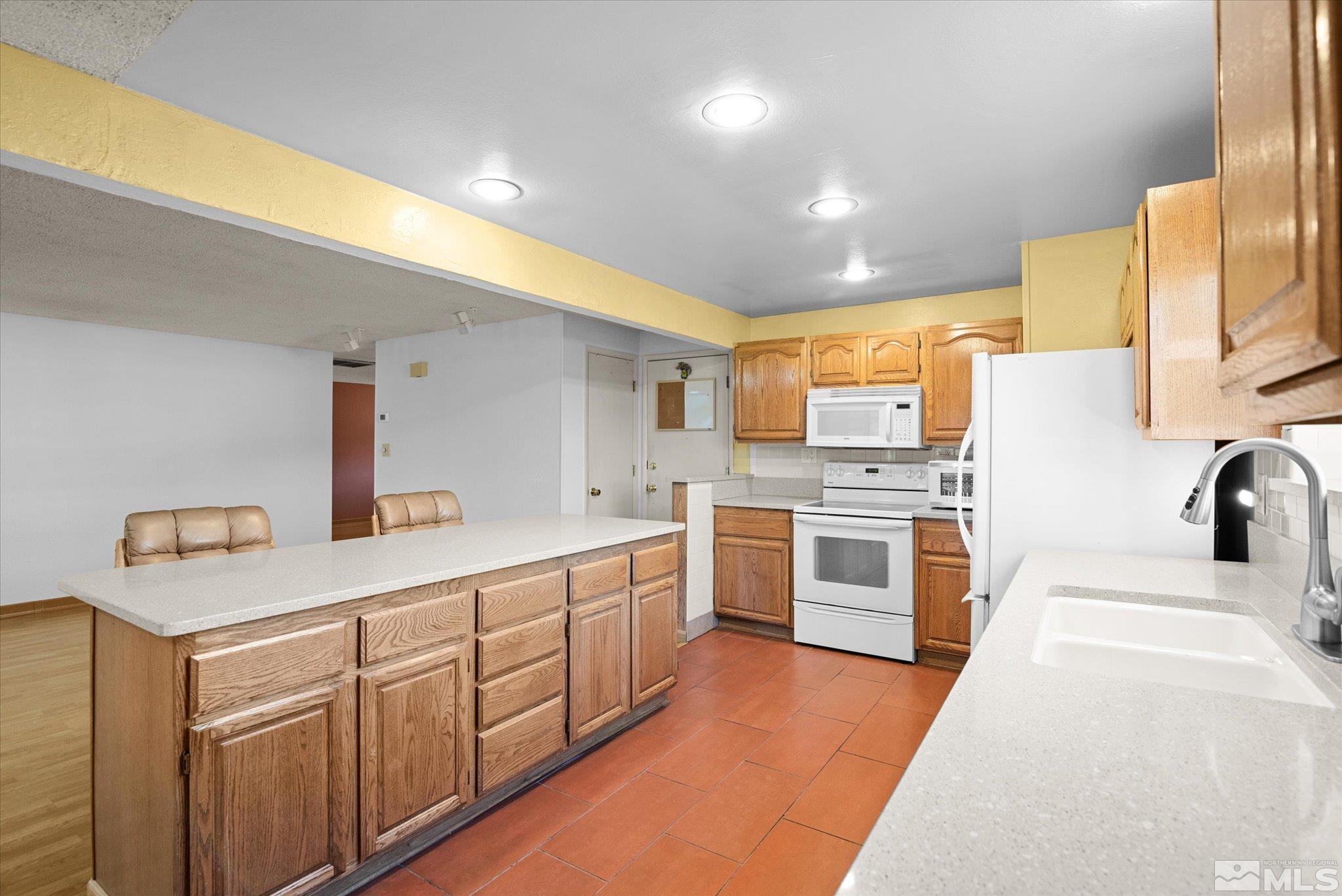 3079 Meadowlands Court