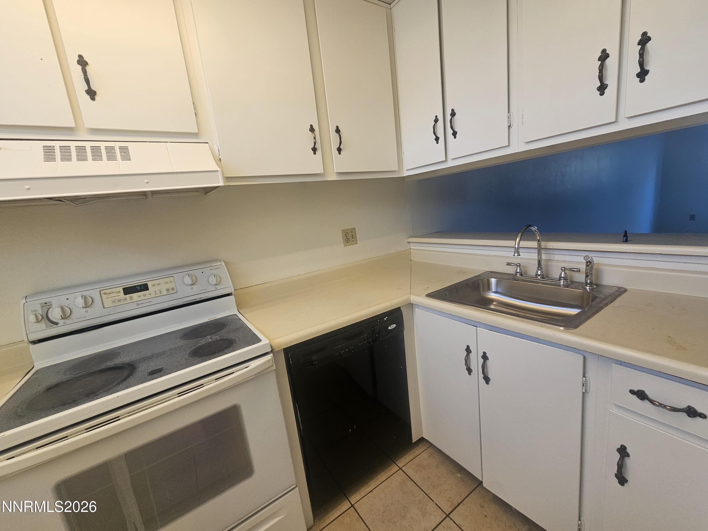 863 Nutmeg Place, 12