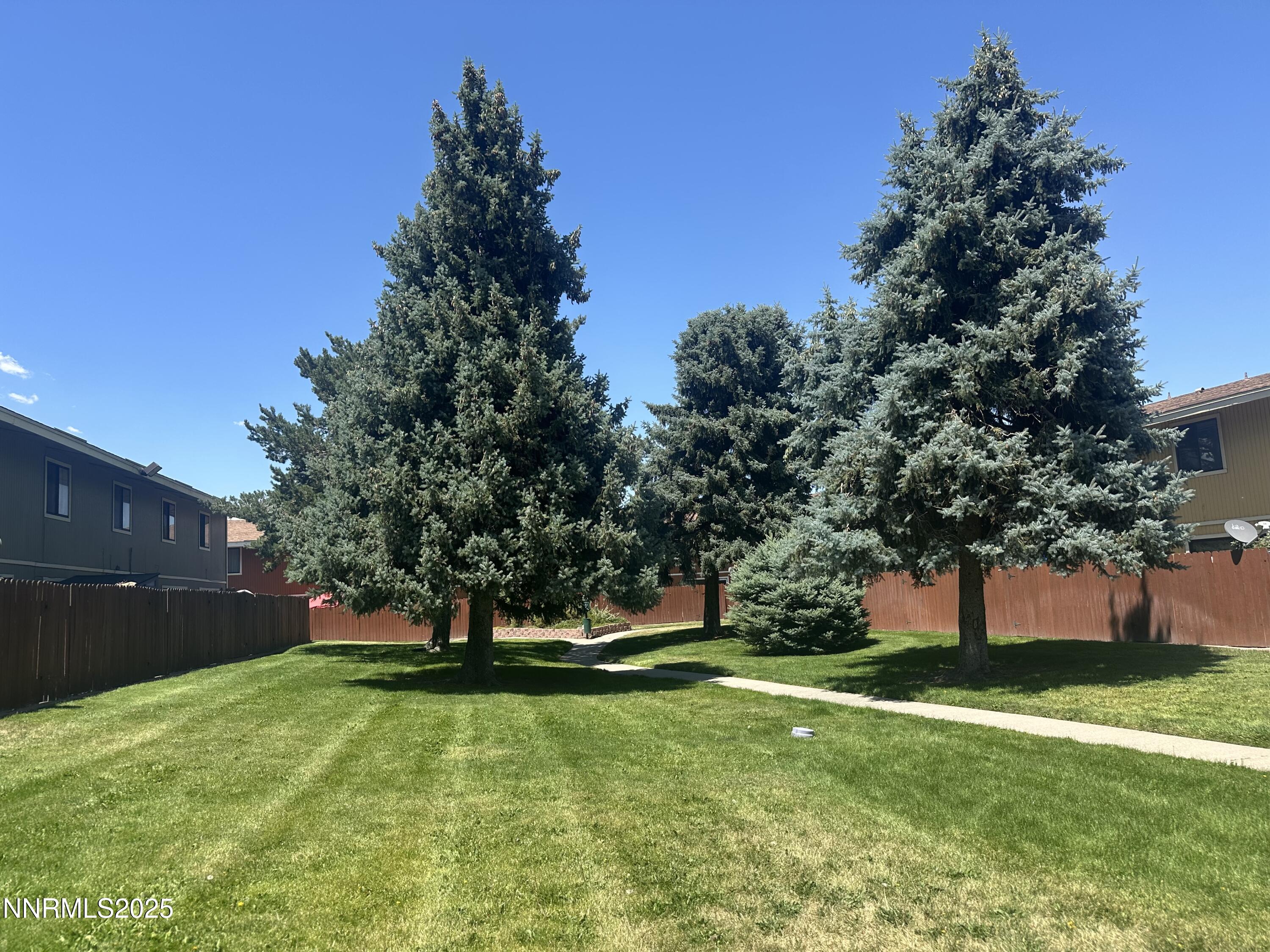 863 Nutmeg Place, 12