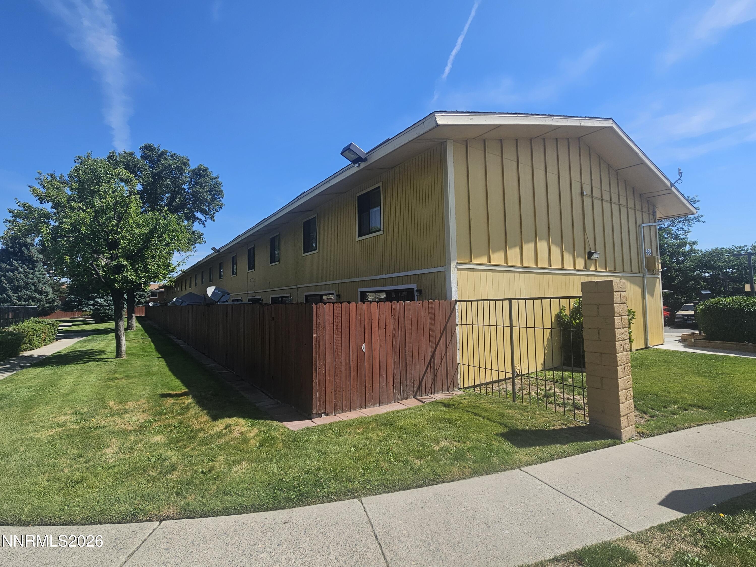 863 Nutmeg Place, 12